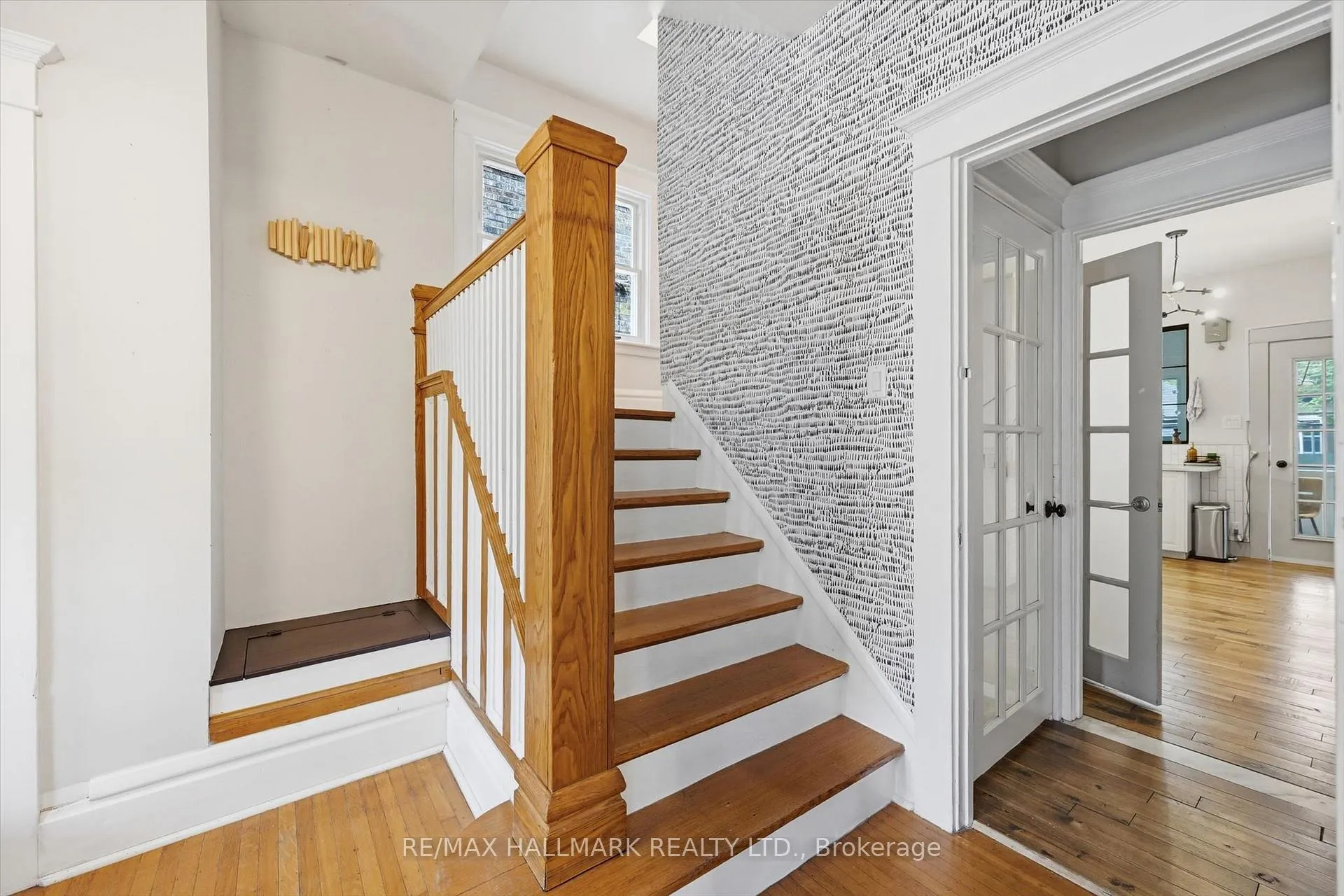 Photo 19 of 102 Carrick Avenue, Hamilton, Stipley — HOMEH