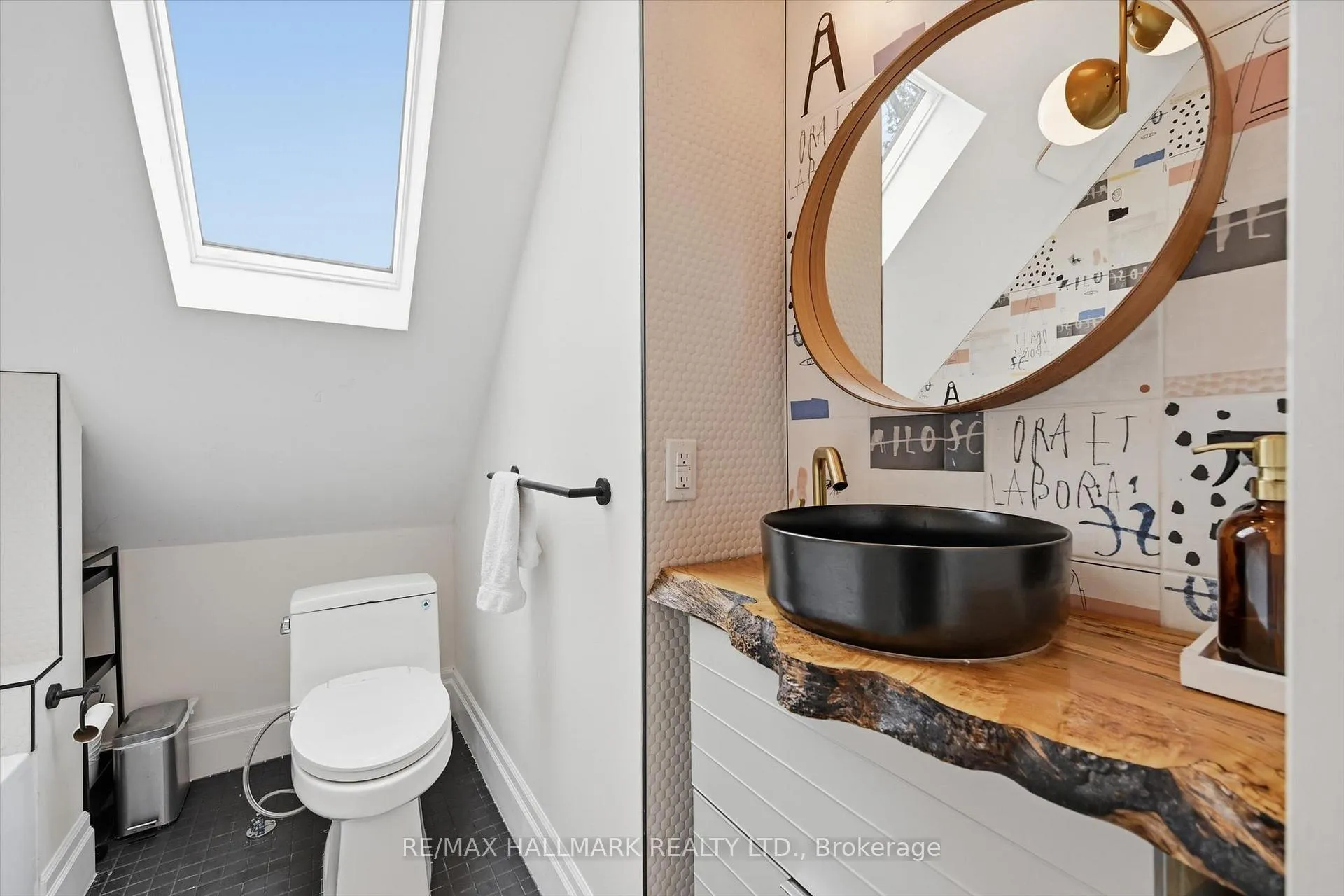 Photo 37 of 102 Carrick Avenue, Hamilton, Stipley — HOMEH
