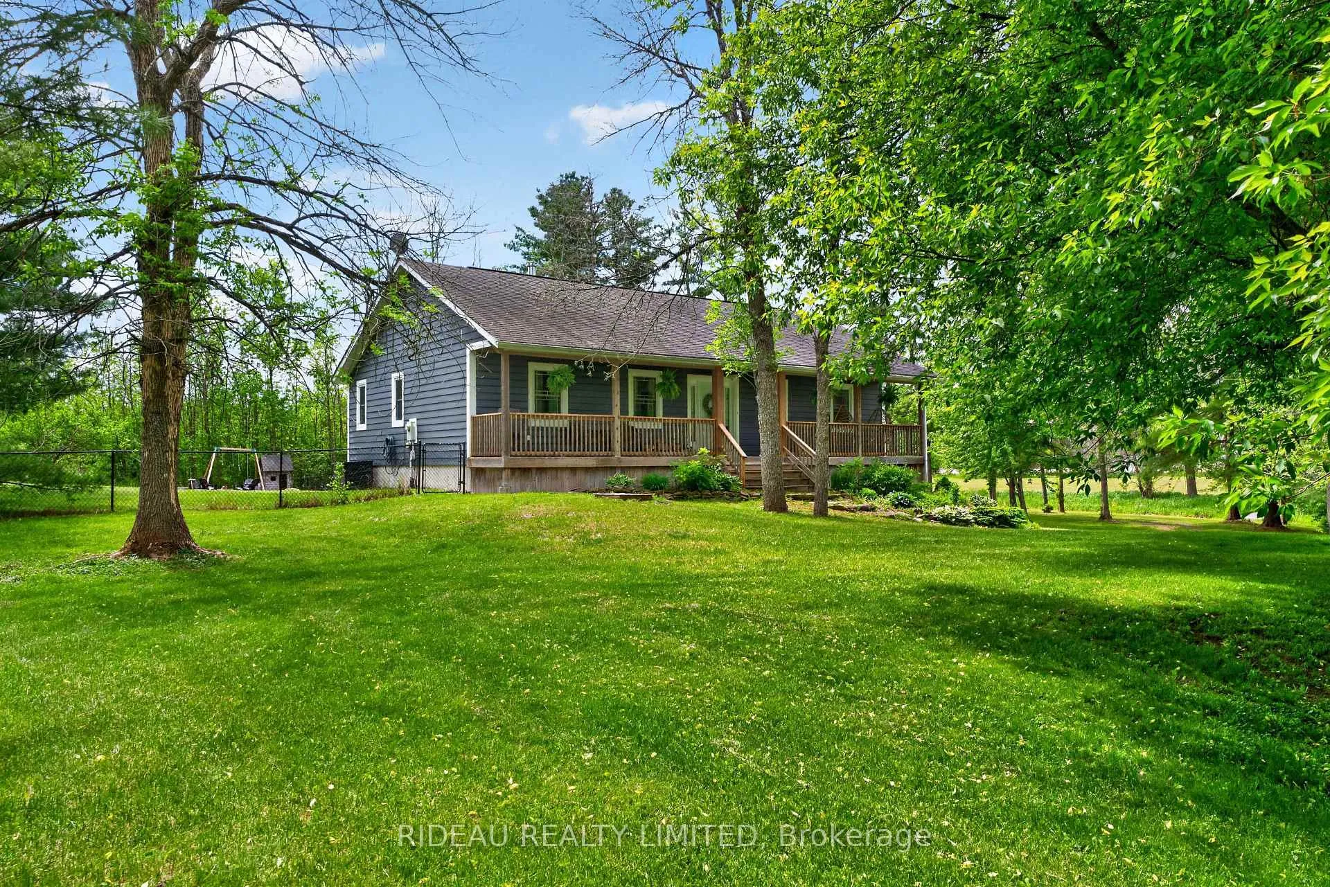 Photo 3 of 55 Davis Lock Road, Rideau Lakes, Rideau Lakes (South Crosby) Twp — HOMEH