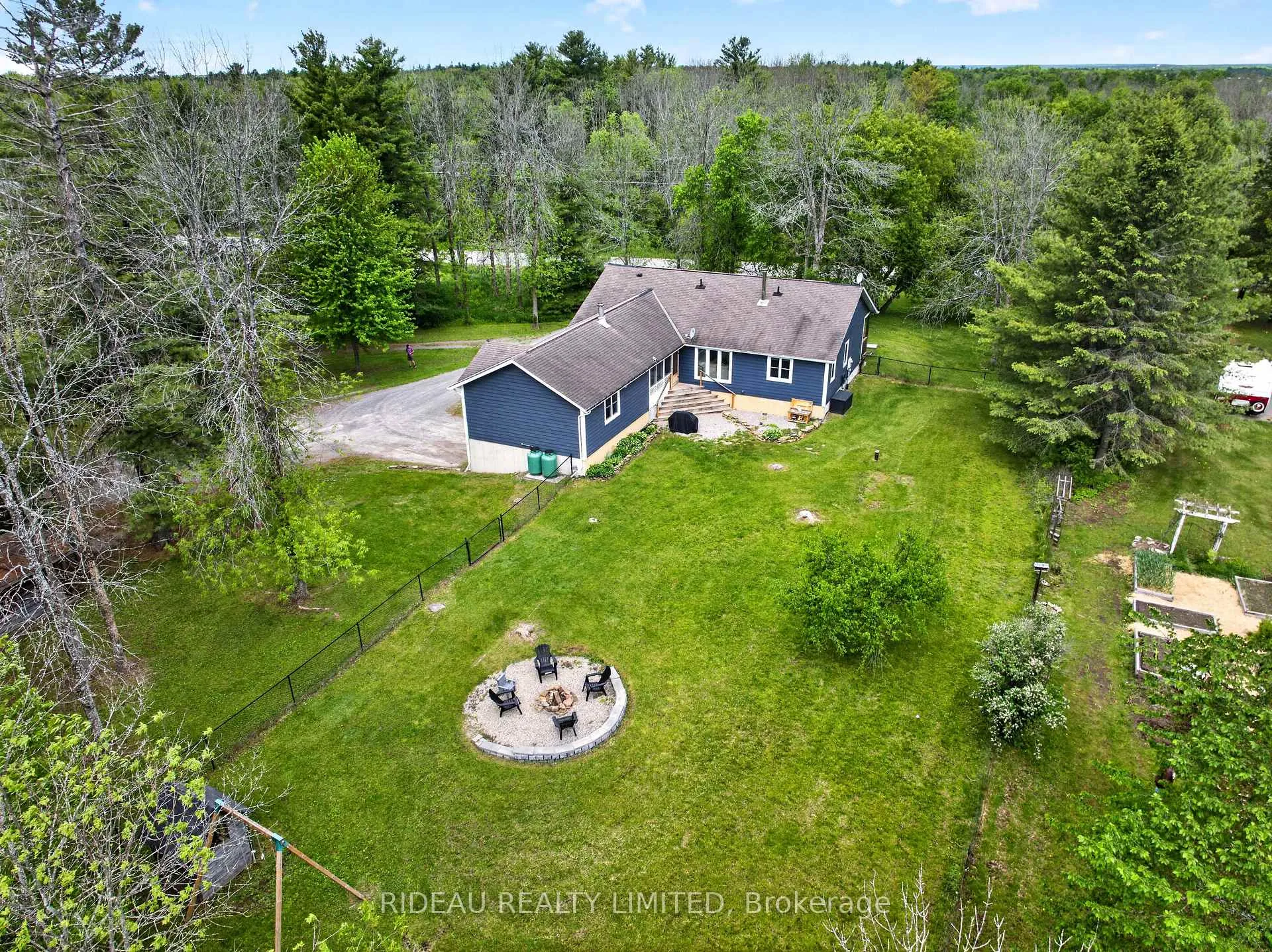 Photo 10 of 55 Davis Lock Road, Rideau Lakes, Rideau Lakes (South Crosby) Twp — HOMEH