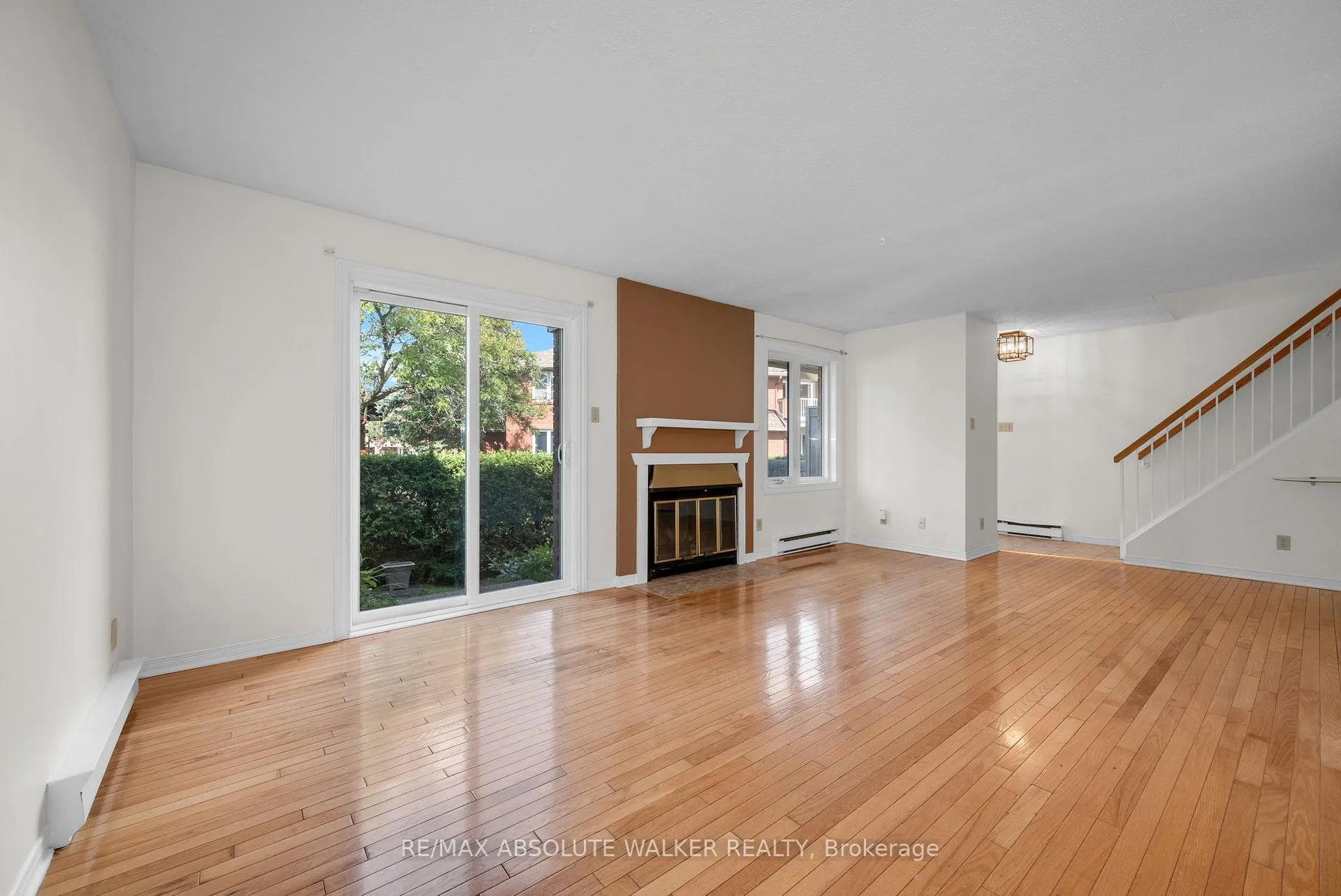 Photo 4 of Unit 108, 500 Canteval Terrace, Ottawa, Fallingbrook/Pineridge — HOMEH