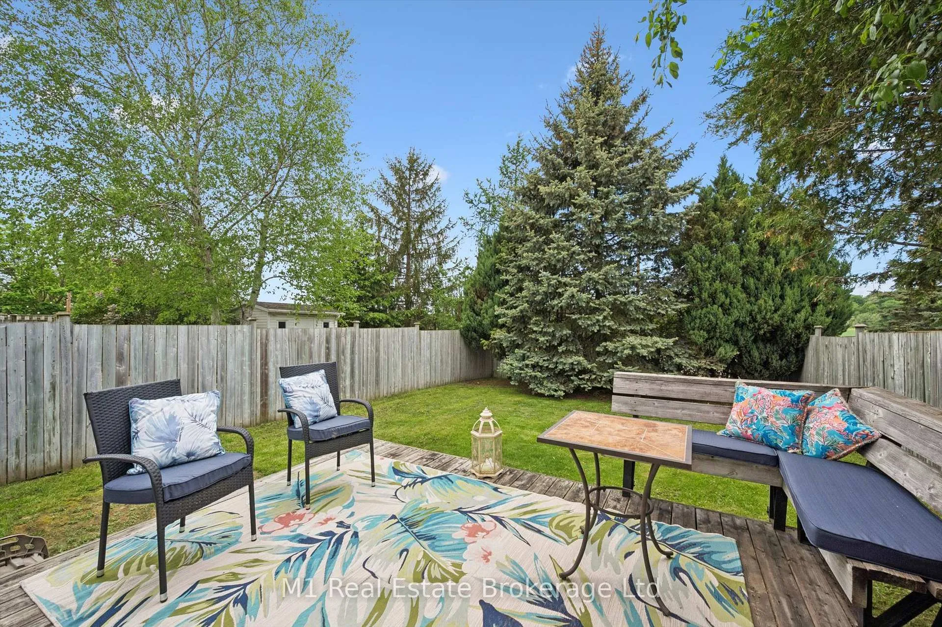 Photo 3 of 668 Jacob Lane, Waterloo — HOMEH