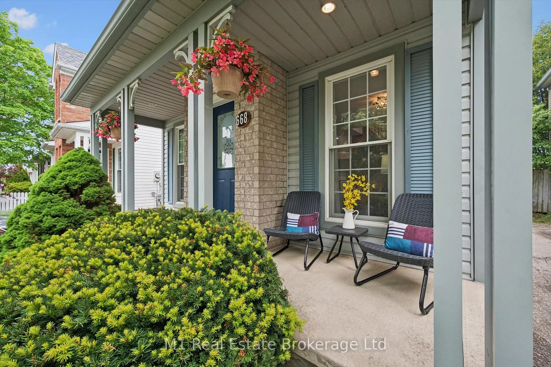Photo 11 of 668 Jacob Lane, Waterloo — HOMEH