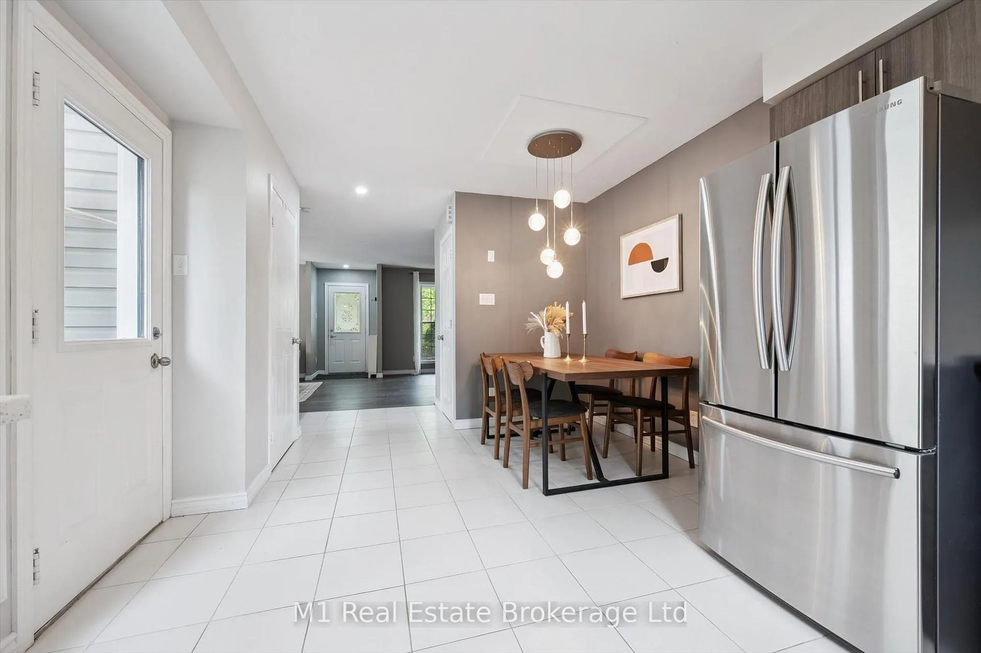 Photo 22 of 668 Jacob Lane, Waterloo — HOMEH