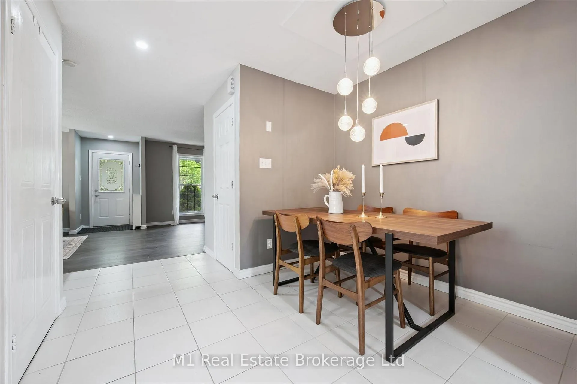 Photo 24 of 668 Jacob Lane, Waterloo — HOMEH