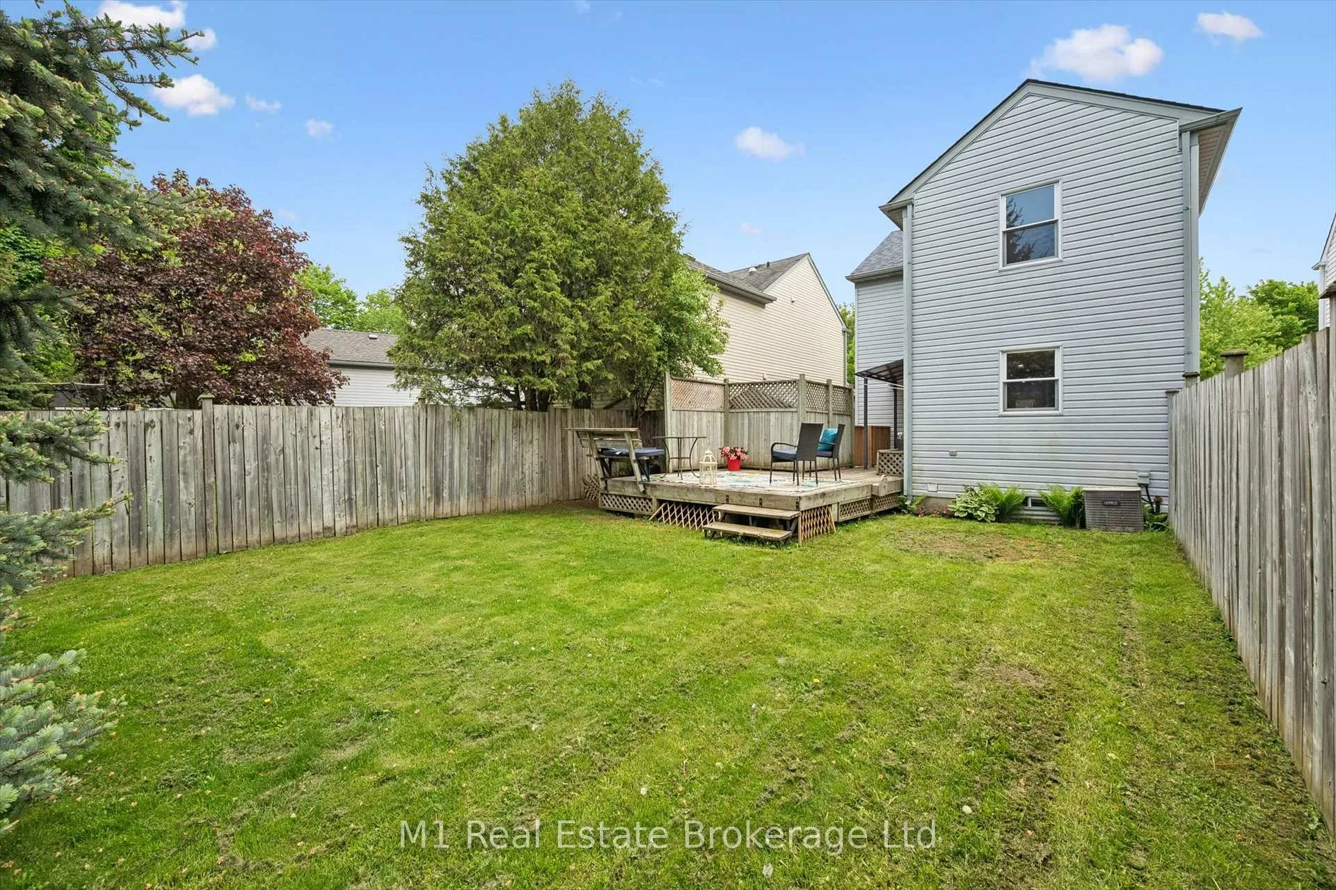 Photo 36 of 668 Jacob Lane, Waterloo — HOMEH