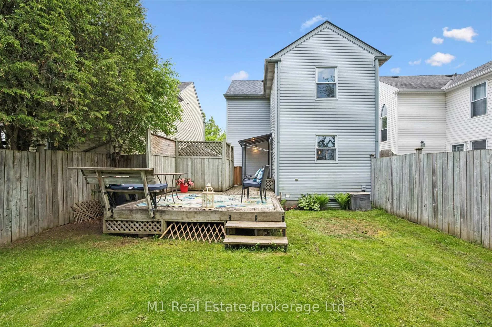 Photo 38 of 668 Jacob Lane, Waterloo — HOMEH