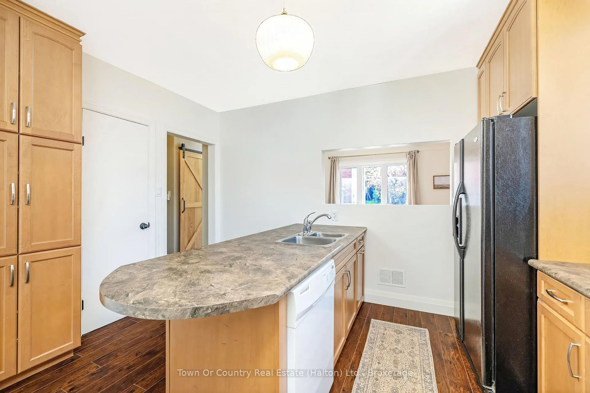 Photo 10 of 632 Waterloo Street S, Cambridge, Preston Centre — HOMEH