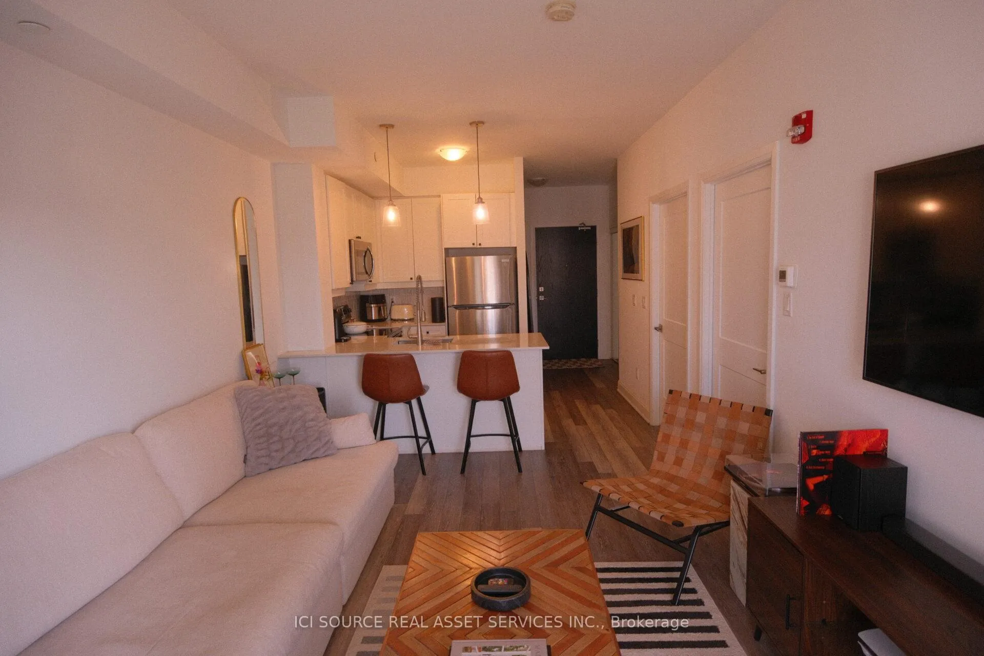 Photo 7 of Unit 421, 50 Lakebreeze Drive, Clarington, Newcastle — HOMEH