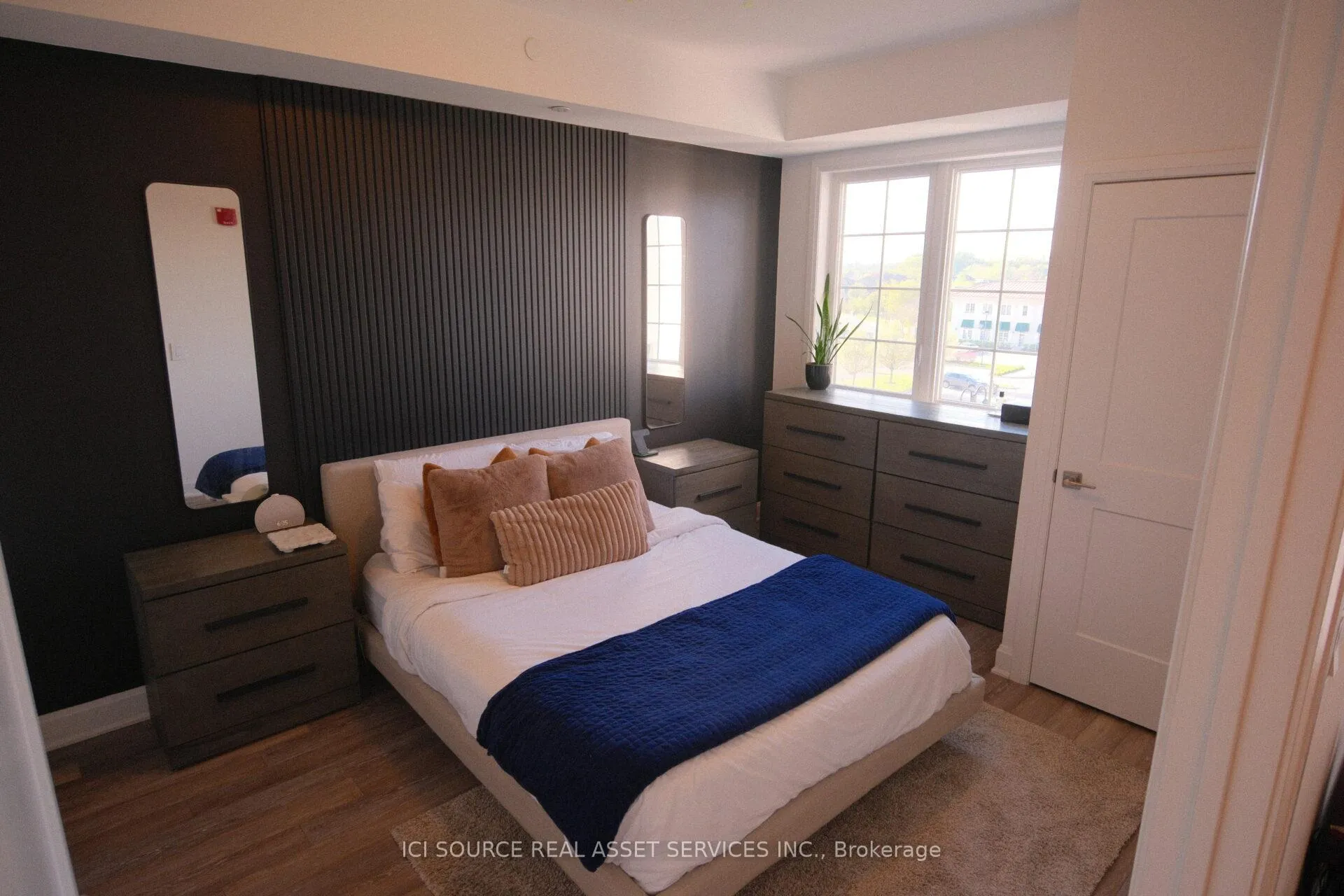 Photo 8 of Unit 421, 50 Lakebreeze Drive, Clarington, Newcastle — HOMEH