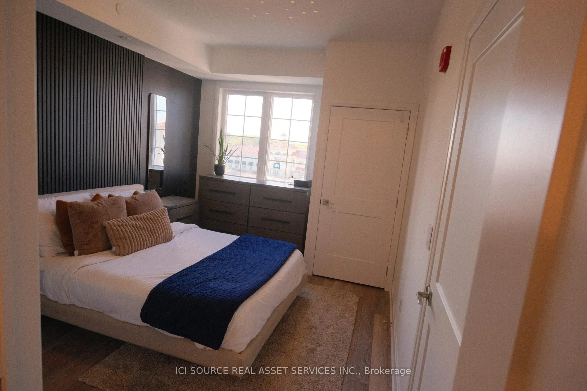 Photo 9 of Unit 421, 50 Lakebreeze Drive, Clarington, Newcastle — HOMEH