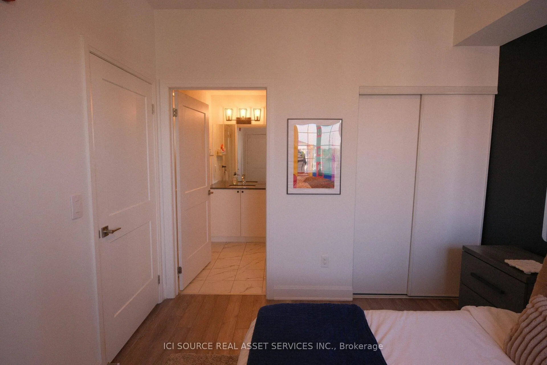 Photo 10 of Unit 421, 50 Lakebreeze Drive, Clarington, Newcastle — HOMEH