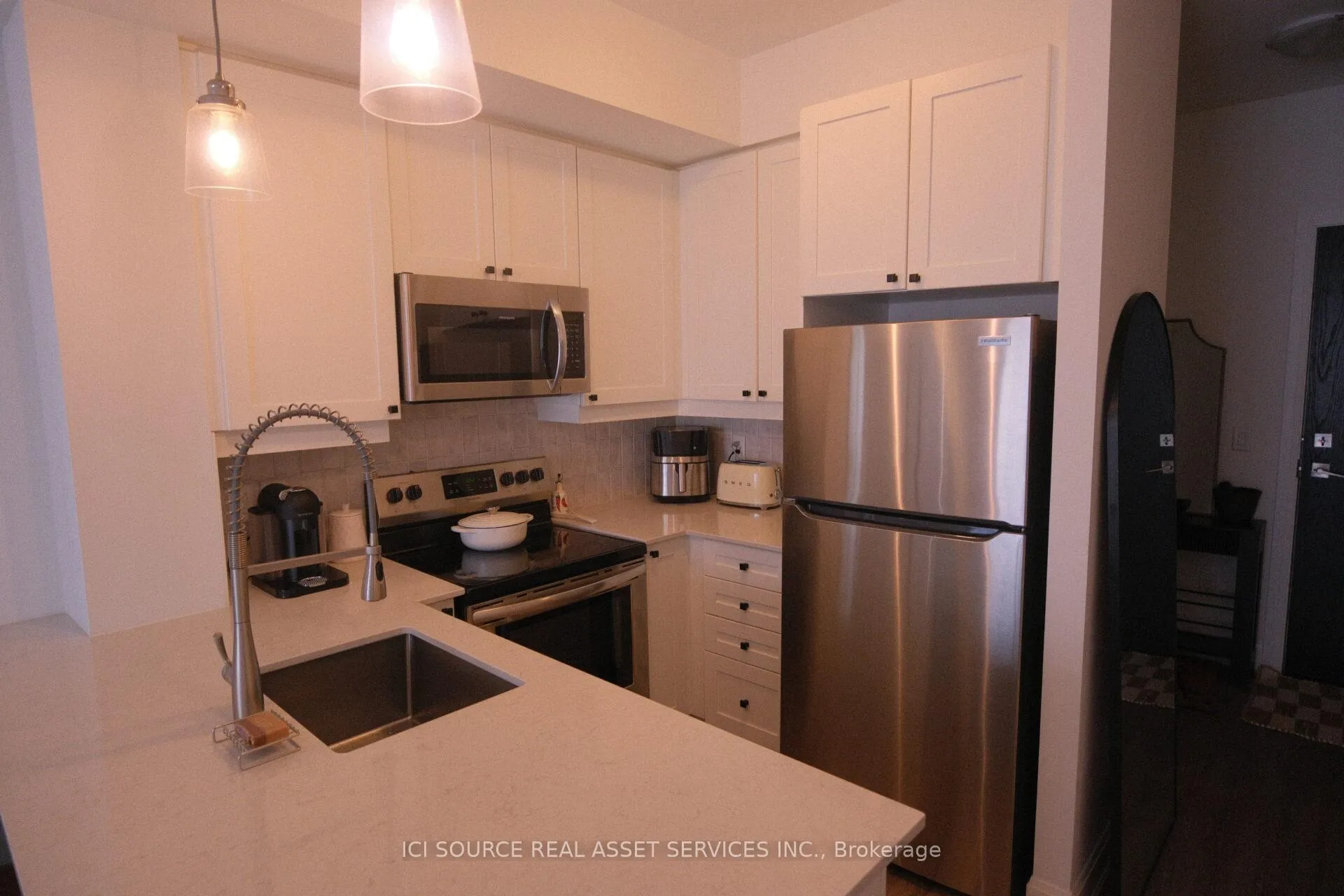 Photo 14 of Unit 421, 50 Lakebreeze Drive, Clarington, Newcastle — HOMEH
