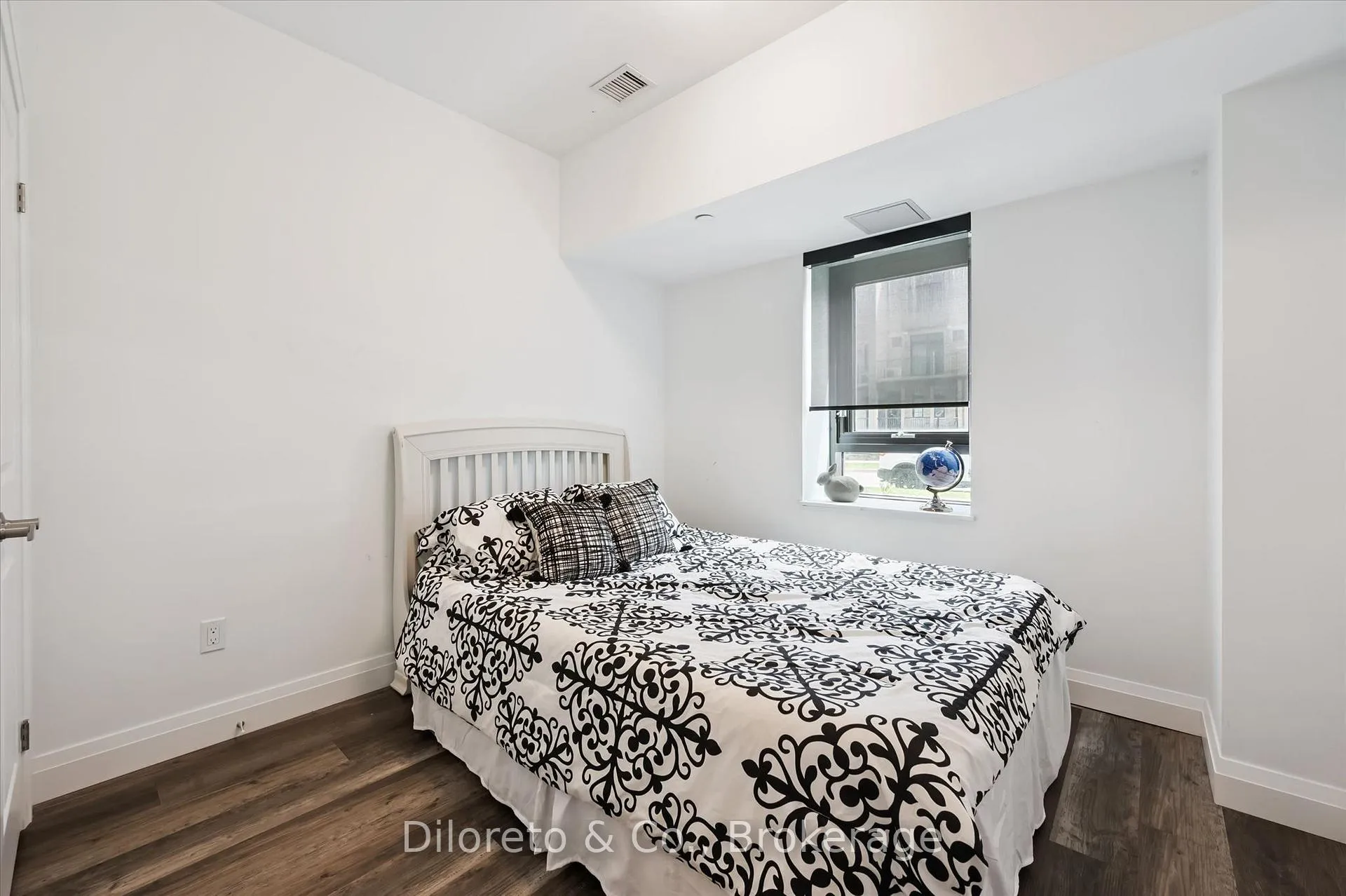 Photo 11 of Unit 110, 332 Gosling Gardens, Guelph, Clairfields/Hanlon Business Park — HOMEH