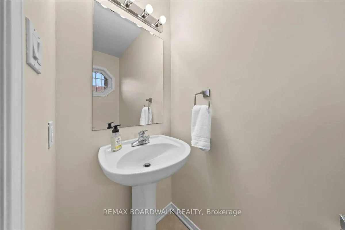 Photo 5 of 510 Pepperville Crescent, Ottawa, Kanata - Emerald Meadows/Trailwest — HOMEH