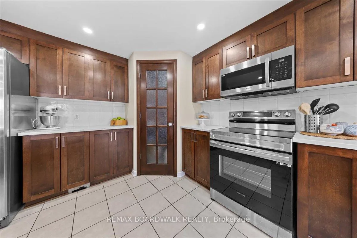 Photo 9 of 510 Pepperville Crescent, Ottawa, Kanata - Emerald Meadows/Trailwest — HOMEH