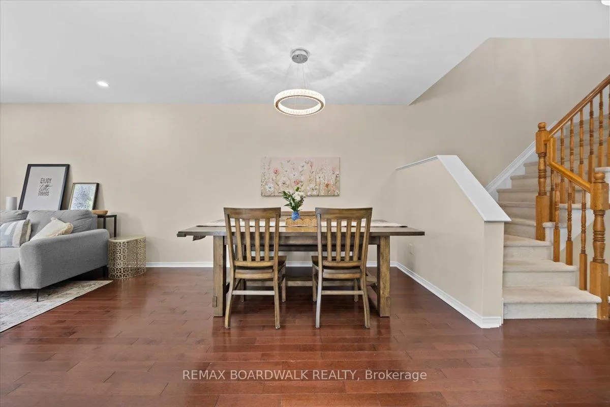 Photo 12 of 510 Pepperville Crescent, Ottawa, Kanata - Emerald Meadows/Trailwest — HOMEH
