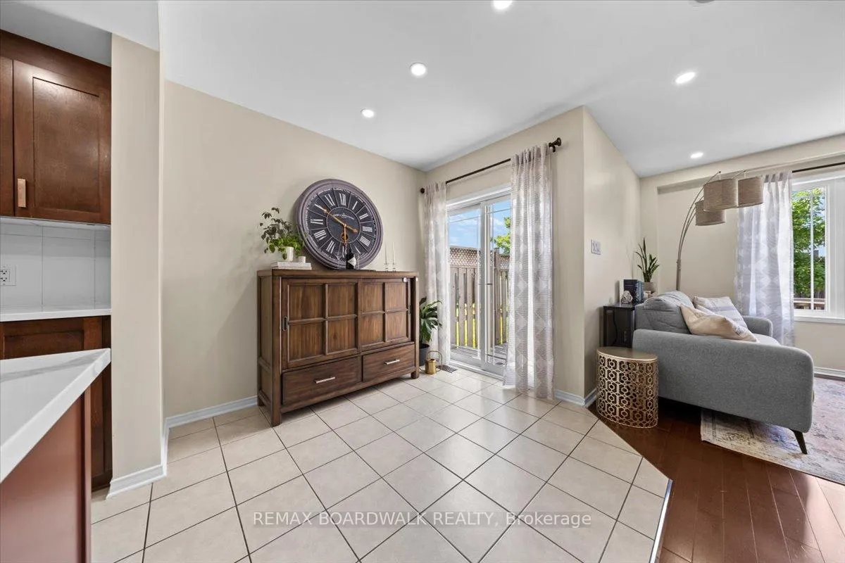 Photo 18 of 510 Pepperville Crescent, Ottawa, Kanata - Emerald Meadows/Trailwest — HOMEH