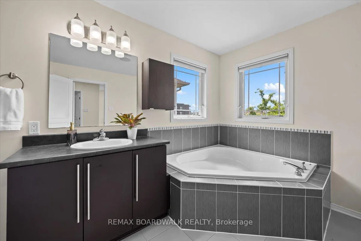 Photo 23 of 510 Pepperville Crescent, Ottawa, Kanata - Emerald Meadows/Trailwest — HOMEH