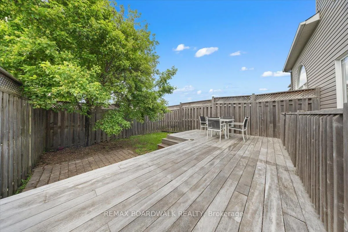 Photo 35 of 510 Pepperville Crescent, Ottawa, Kanata - Emerald Meadows/Trailwest — HOMEH