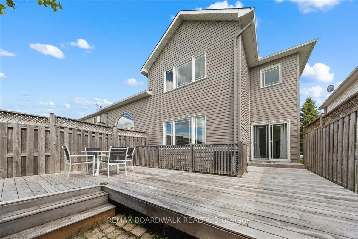 Photo 38 of 510 Pepperville Crescent, Ottawa, Kanata - Emerald Meadows/Trailwest — HOMEH
