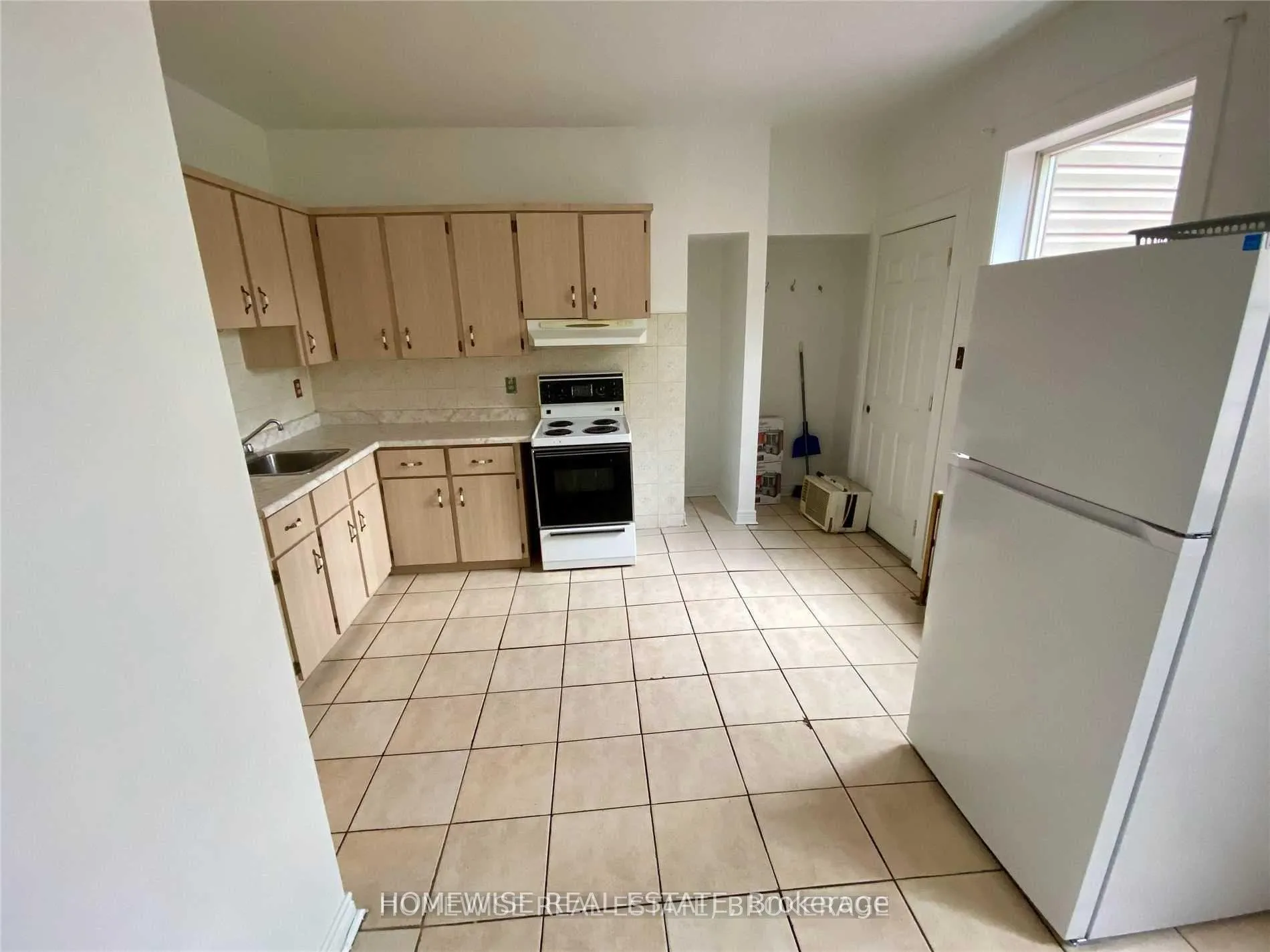 Photo 2 of Unit 1, 1582 Queen Street W, Toronto, Roncesvalles — HOMEH
