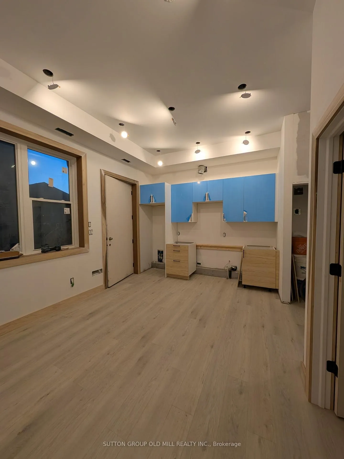 Photo 5 of Unit 05, 625 Harvie Avenue, Toronto, Caledonia-Fairbank — HOMEH