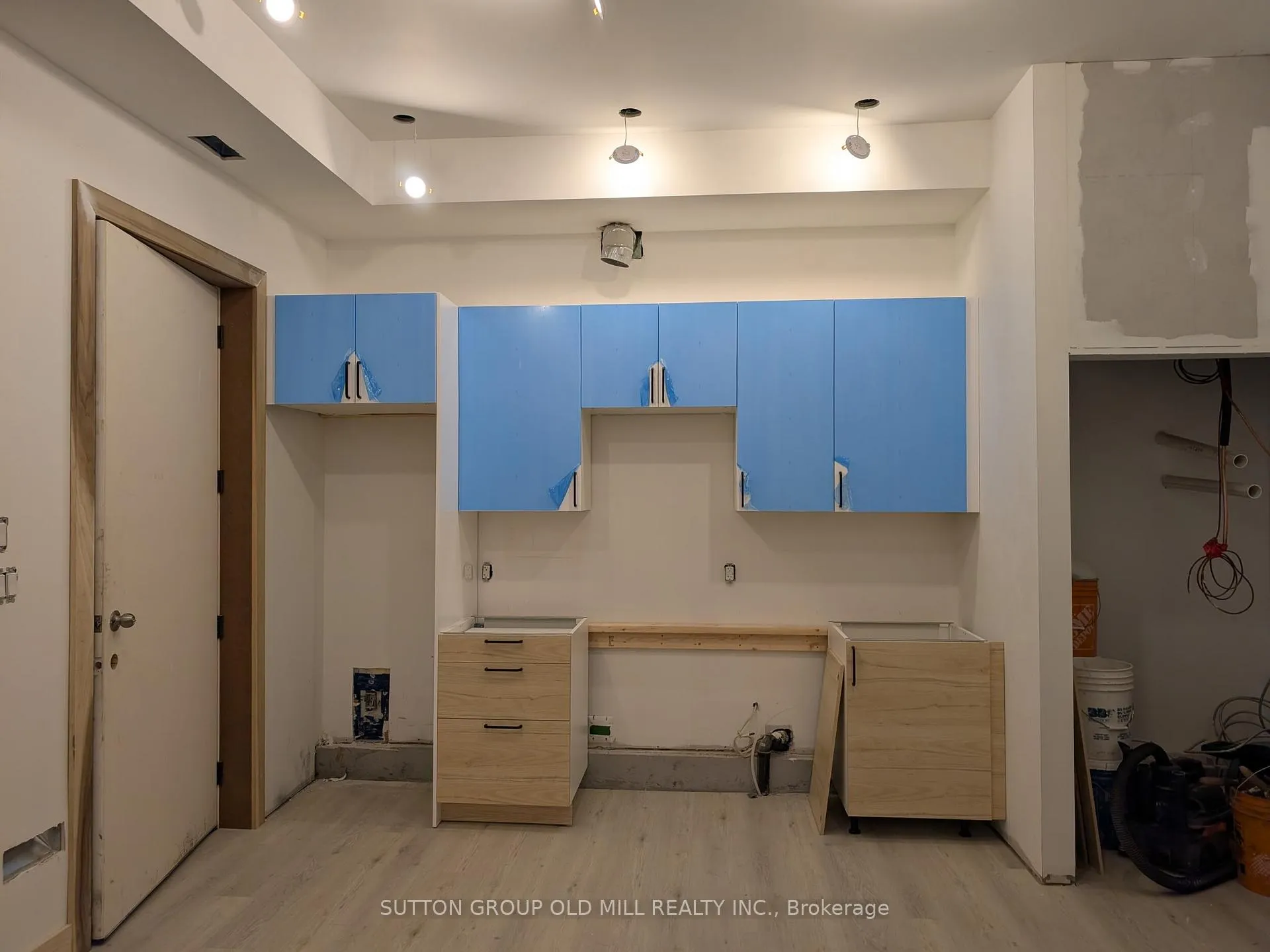Photo 6 of Unit 05, 625 Harvie Avenue, Toronto, Caledonia-Fairbank — HOMEH