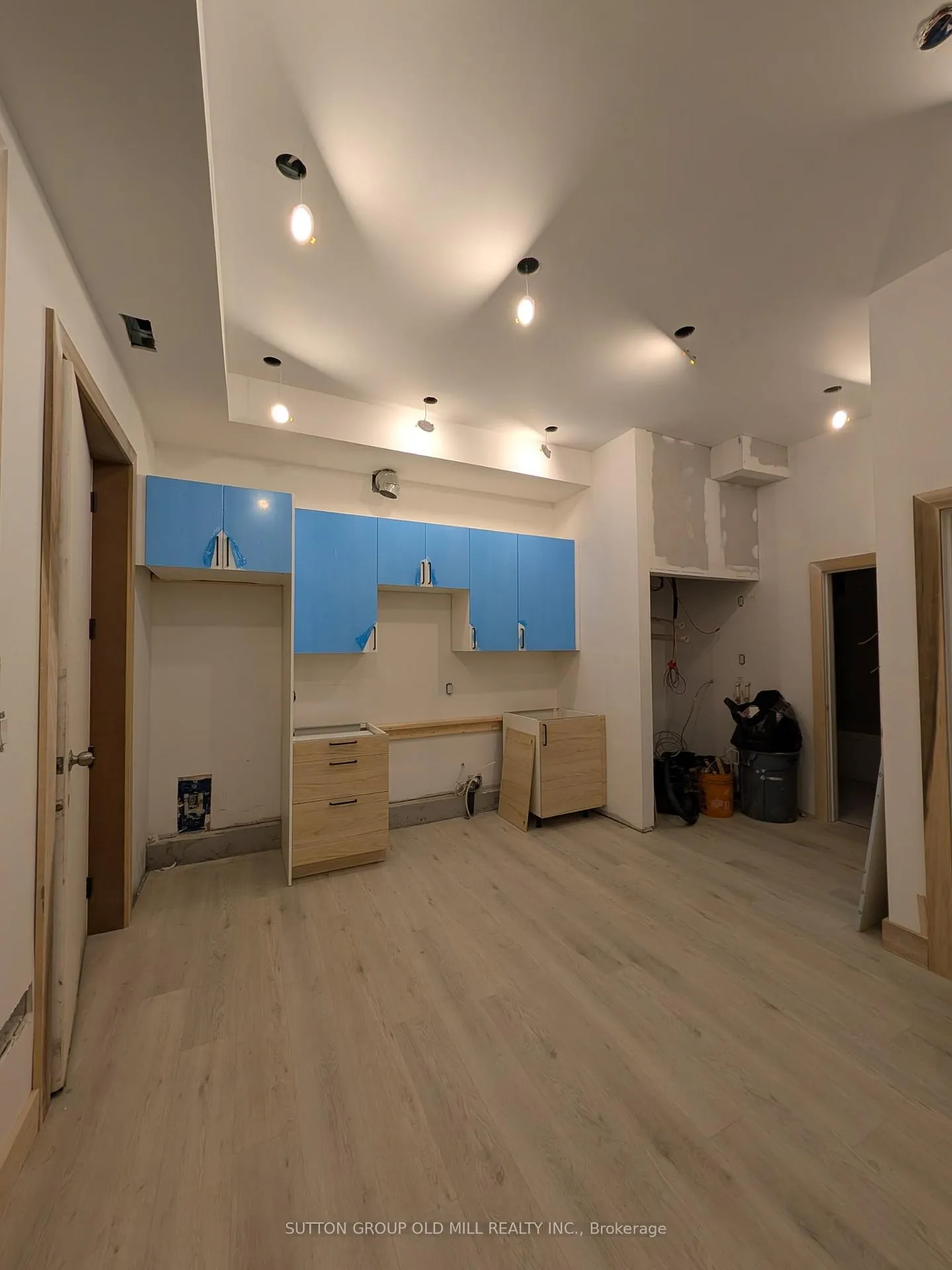Photo 7 of Unit 05, 625 Harvie Avenue, Toronto, Caledonia-Fairbank — HOMEH
