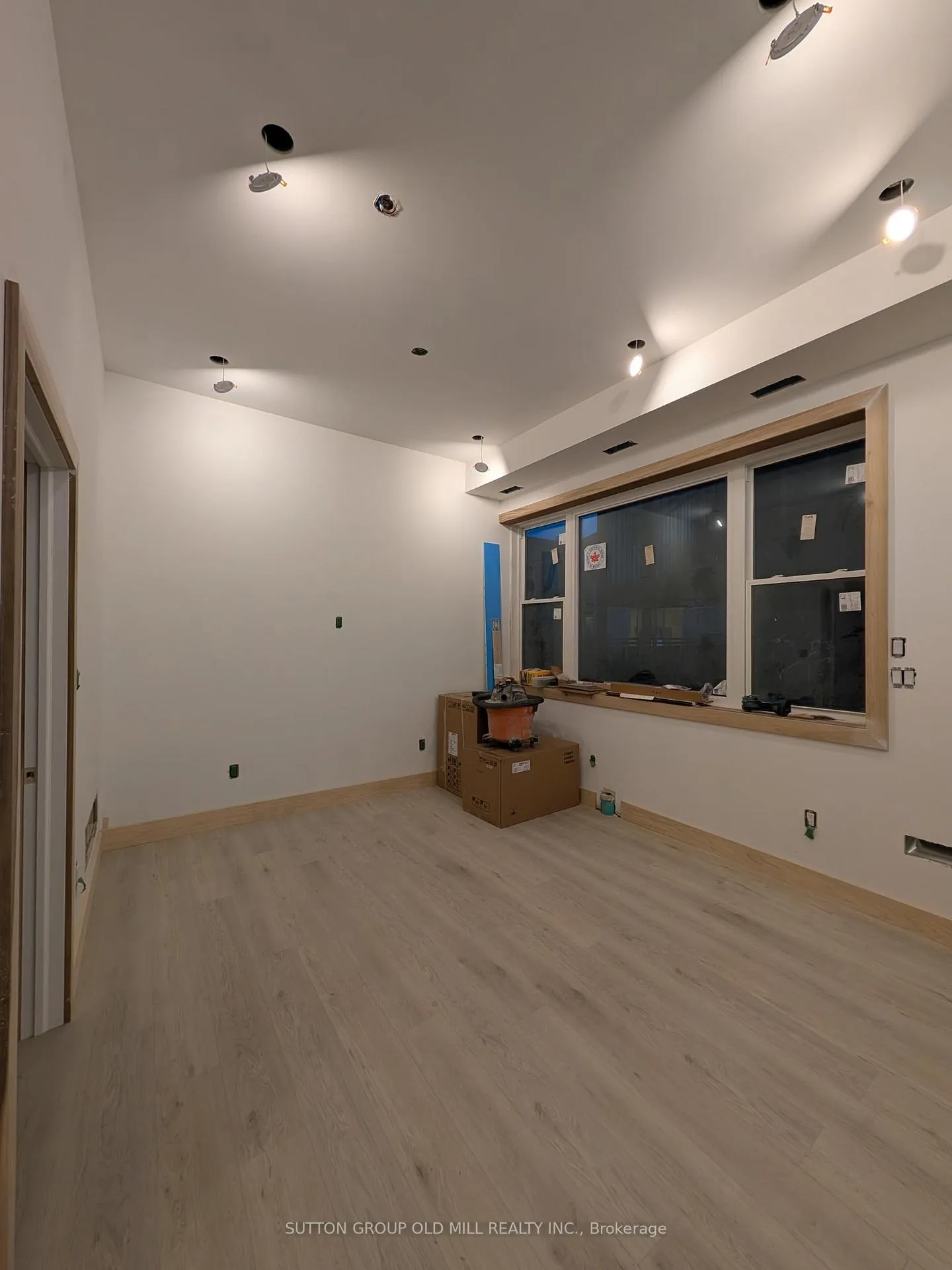 Photo 9 of Unit 05, 625 Harvie Avenue, Toronto, Caledonia-Fairbank — HOMEH