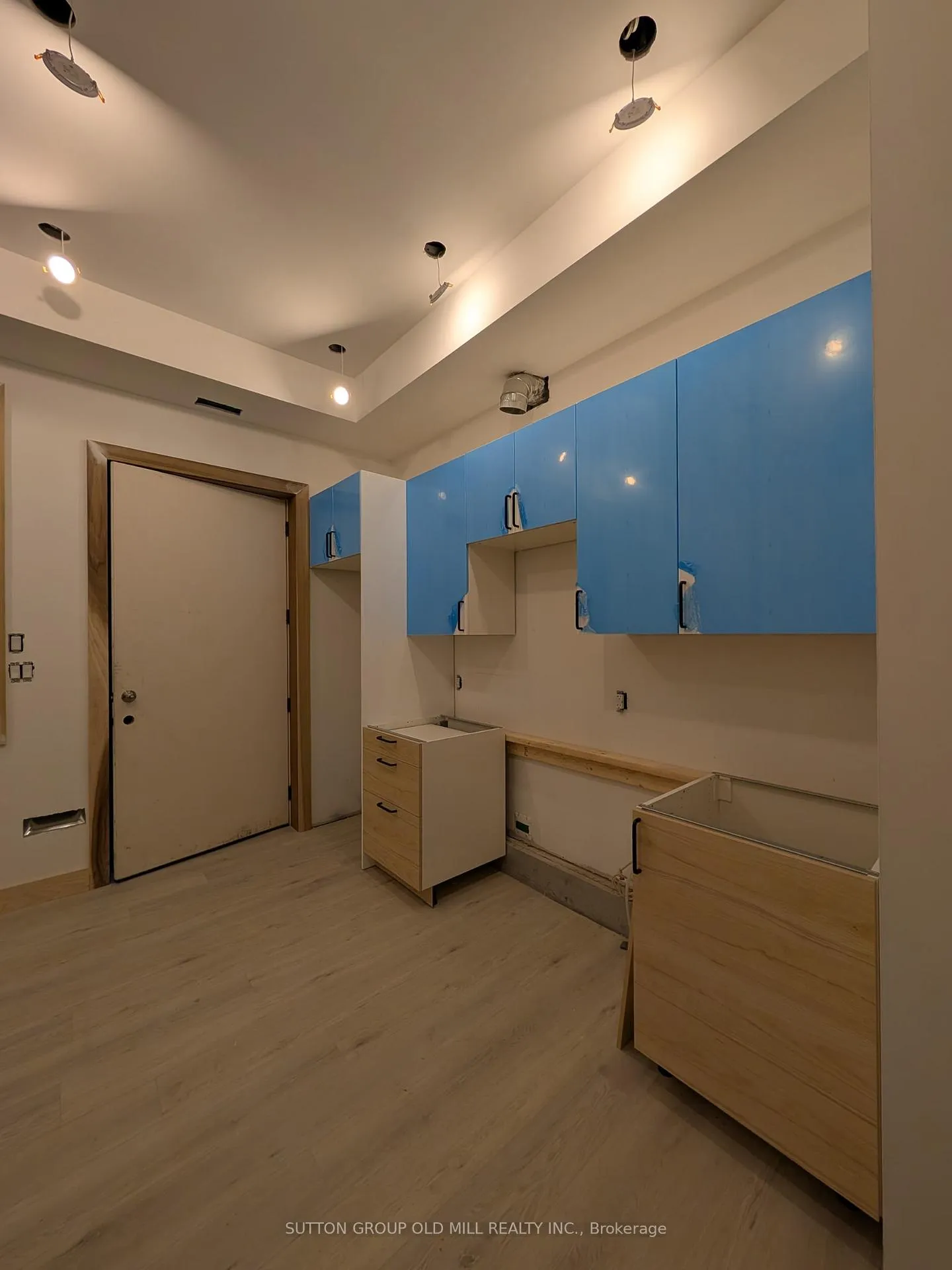 Photo 10 of Unit 05, 625 Harvie Avenue, Toronto, Caledonia-Fairbank — HOMEH