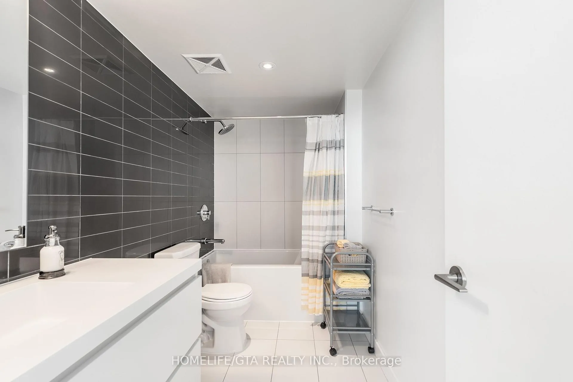 Photo 9 of Unit 2309, 75 Queens Wharf Road, Toronto, Waterfront Communities — HOMEH