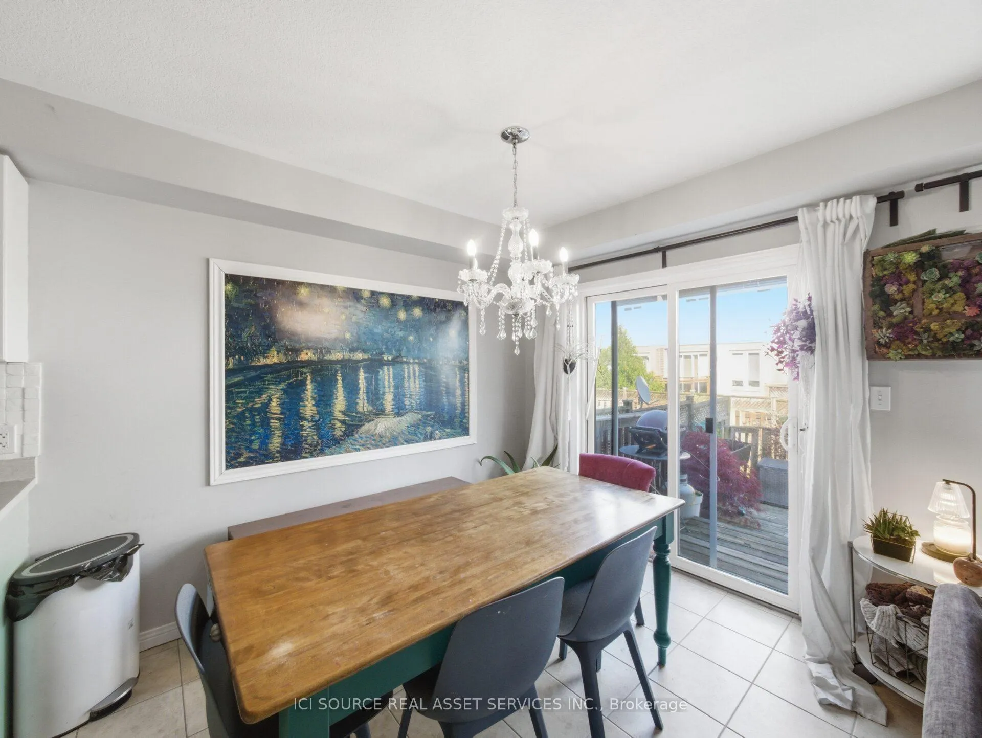 Photo 5 of Unit 22, 163 Livingston Avenue, Grimsby, Grimsby West — HOMEH