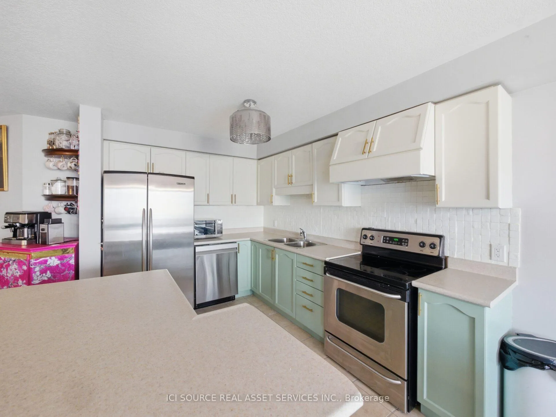 Photo 6 of Unit 22, 163 Livingston Avenue, Grimsby, Grimsby West — HOMEH