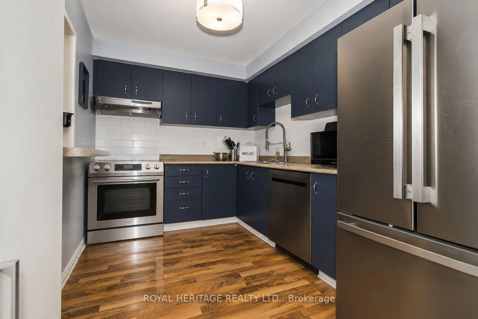 Photo 8 of 35 Hughes Crescent, Ajax, Central — HOMEH