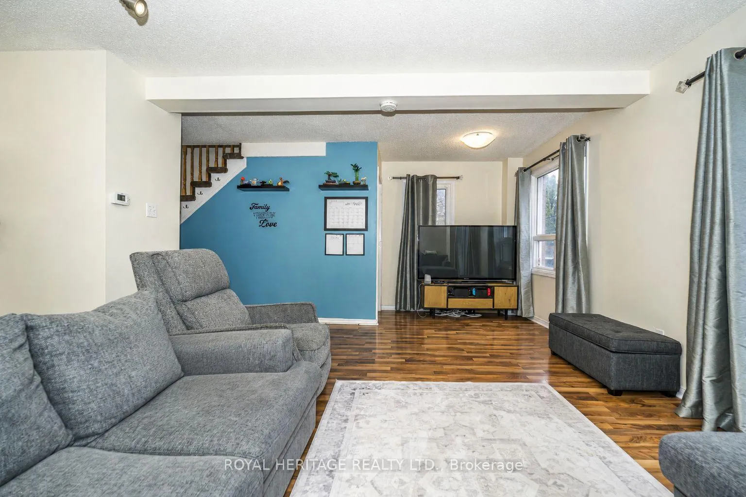 Photo 11 of 35 Hughes Crescent, Ajax, Central — HOMEH