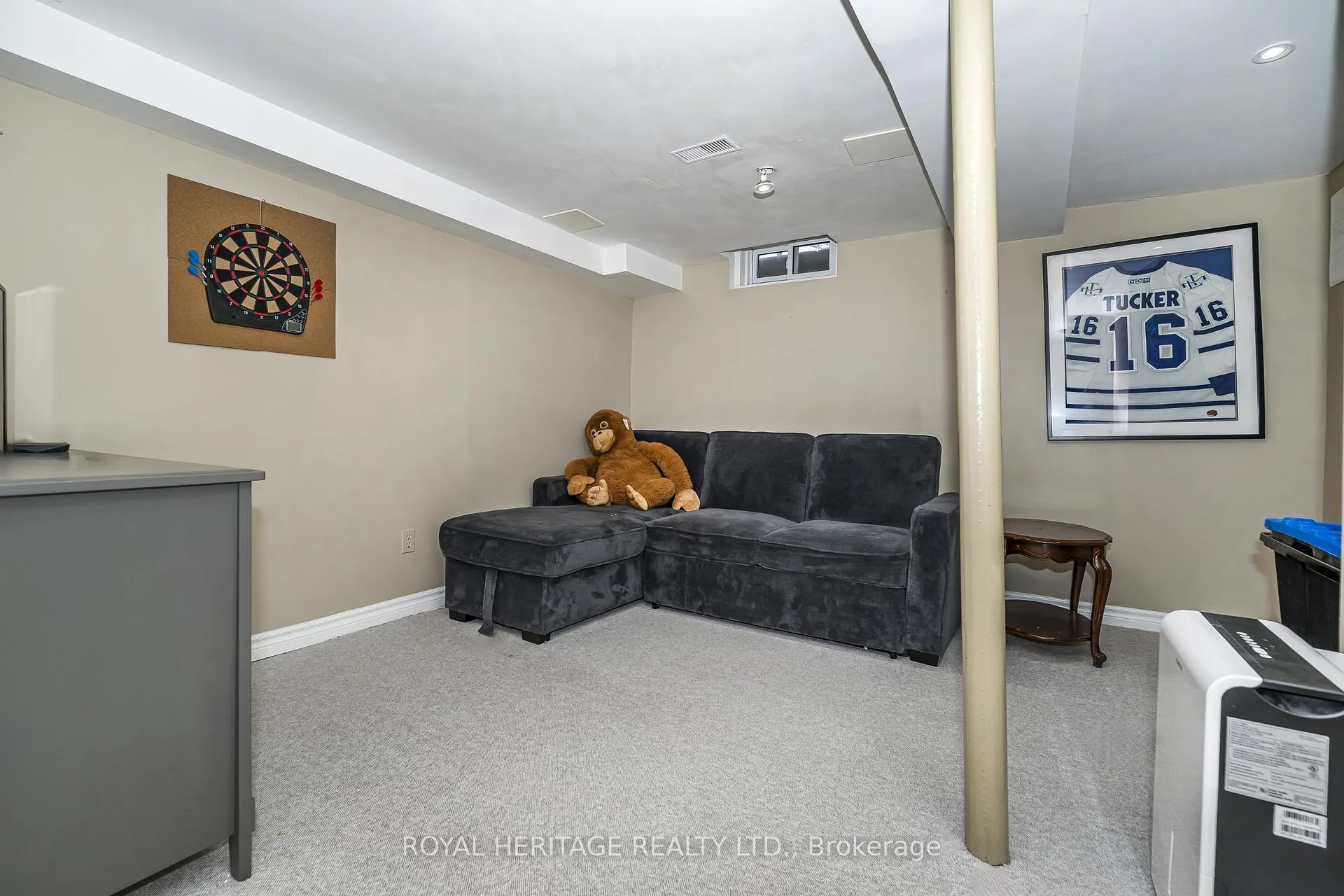 Photo 24 of 35 Hughes Crescent, Ajax, Central — HOMEH