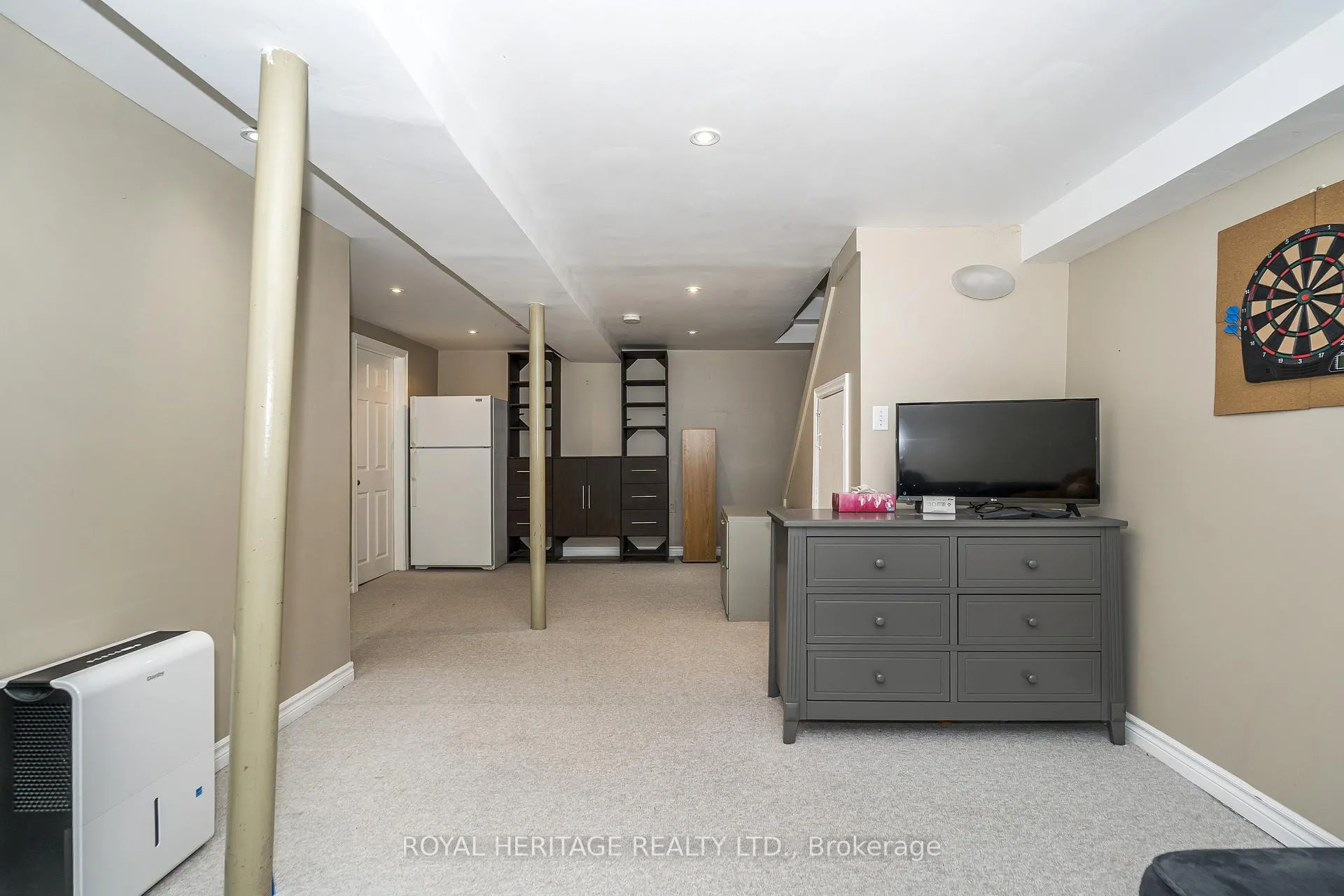 Photo 26 of 35 Hughes Crescent, Ajax, Central — HOMEH