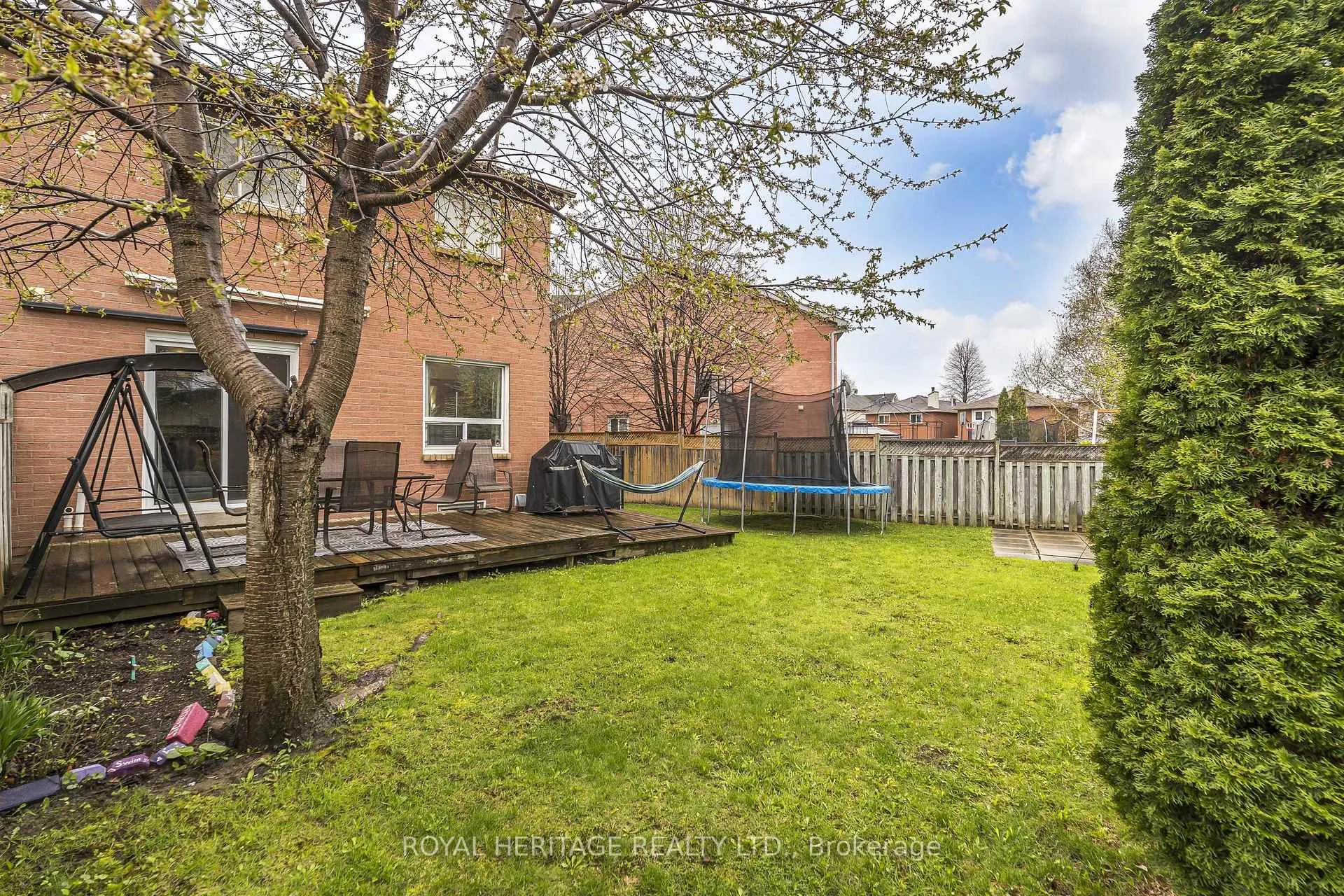 Photo 31 of 35 Hughes Crescent, Ajax, Central — HOMEH