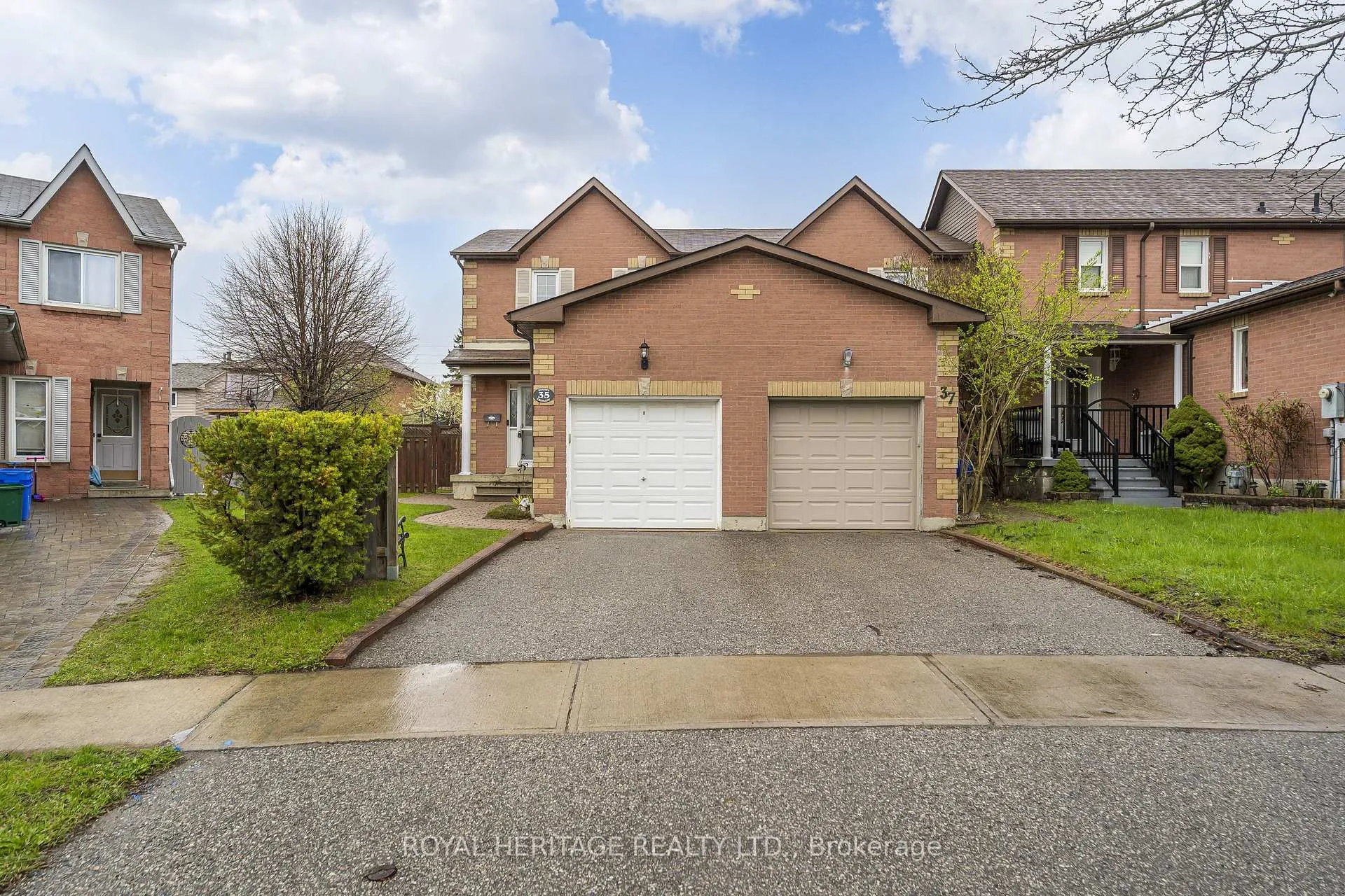 Photo 37 of 35 Hughes Crescent, Ajax, Central — HOMEH
