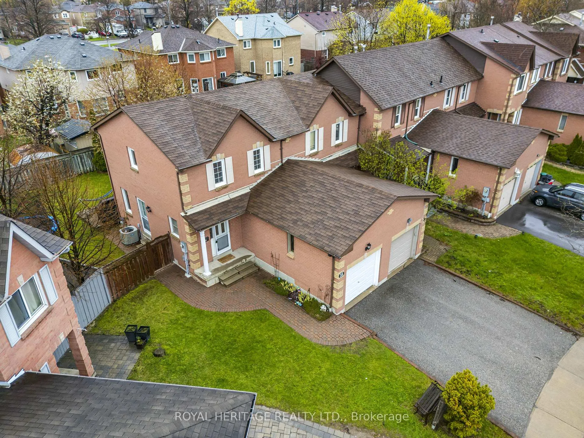 Photo 41 of 35 Hughes Crescent, Ajax, Central — HOMEH