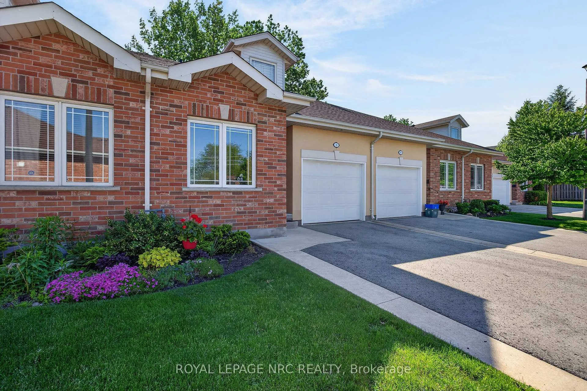 Photo 2 of Unit 9, 4300 Kalar Road, Niagara Falls, Ascot — HOMEH