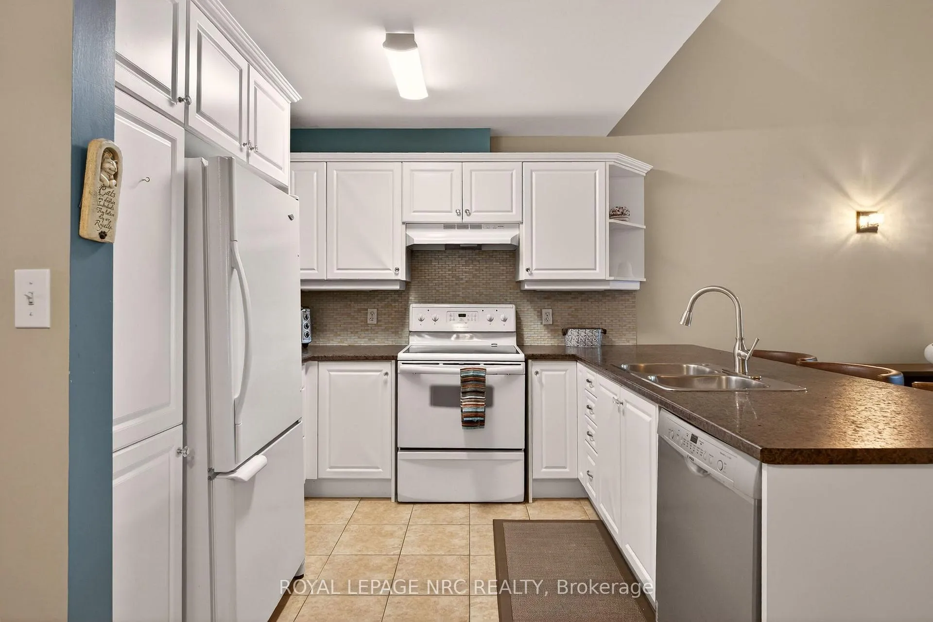 Photo 5 of Unit 9, 4300 Kalar Road, Niagara Falls, Ascot — HOMEH