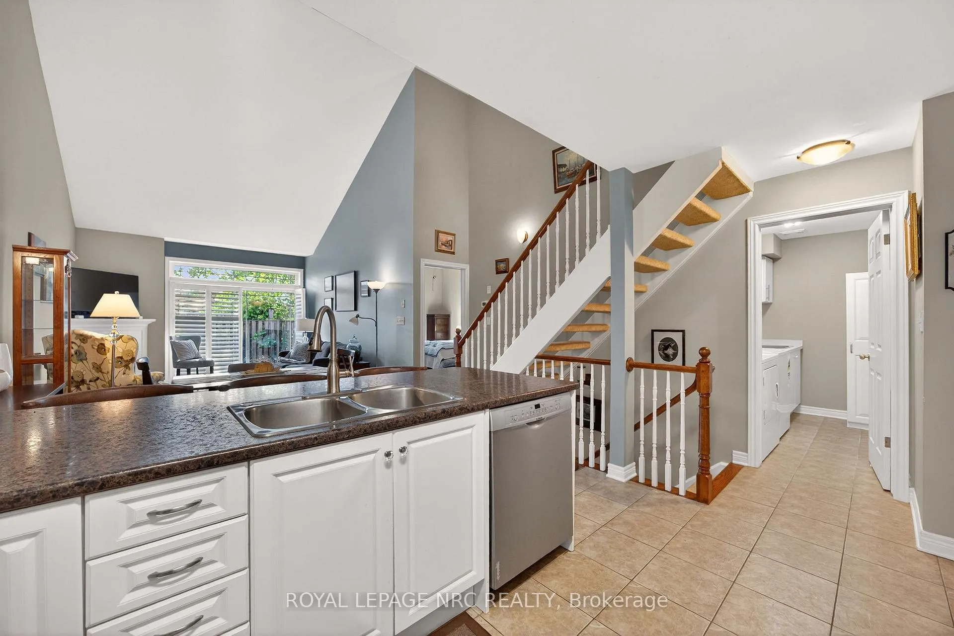 Photo 7 of Unit 9, 4300 Kalar Road, Niagara Falls, Ascot — HOMEH