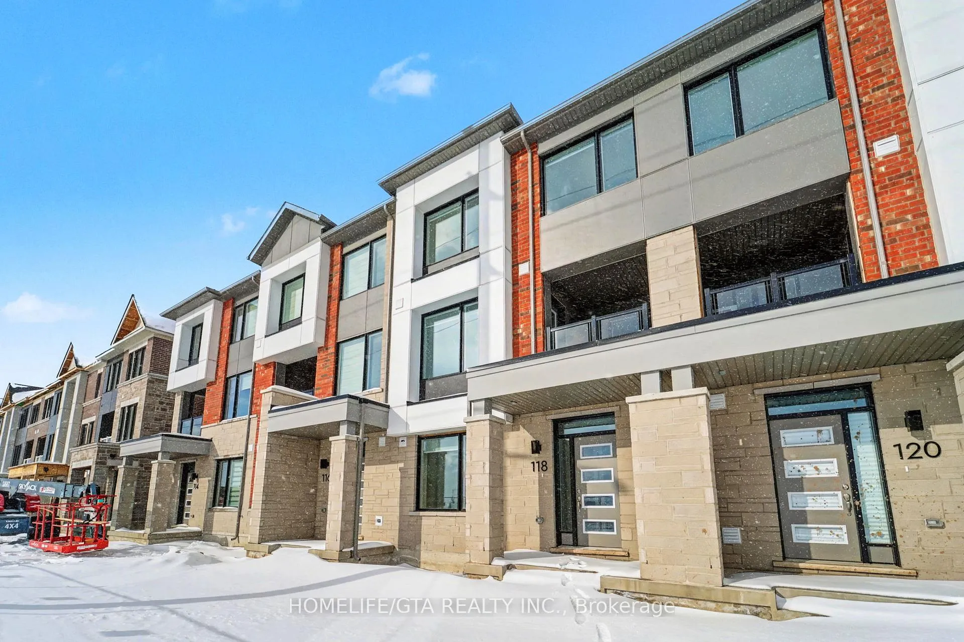 Photo 1 of 118 Pearen Lane, Barrie, Rural Barrie Southwest — HOMEH