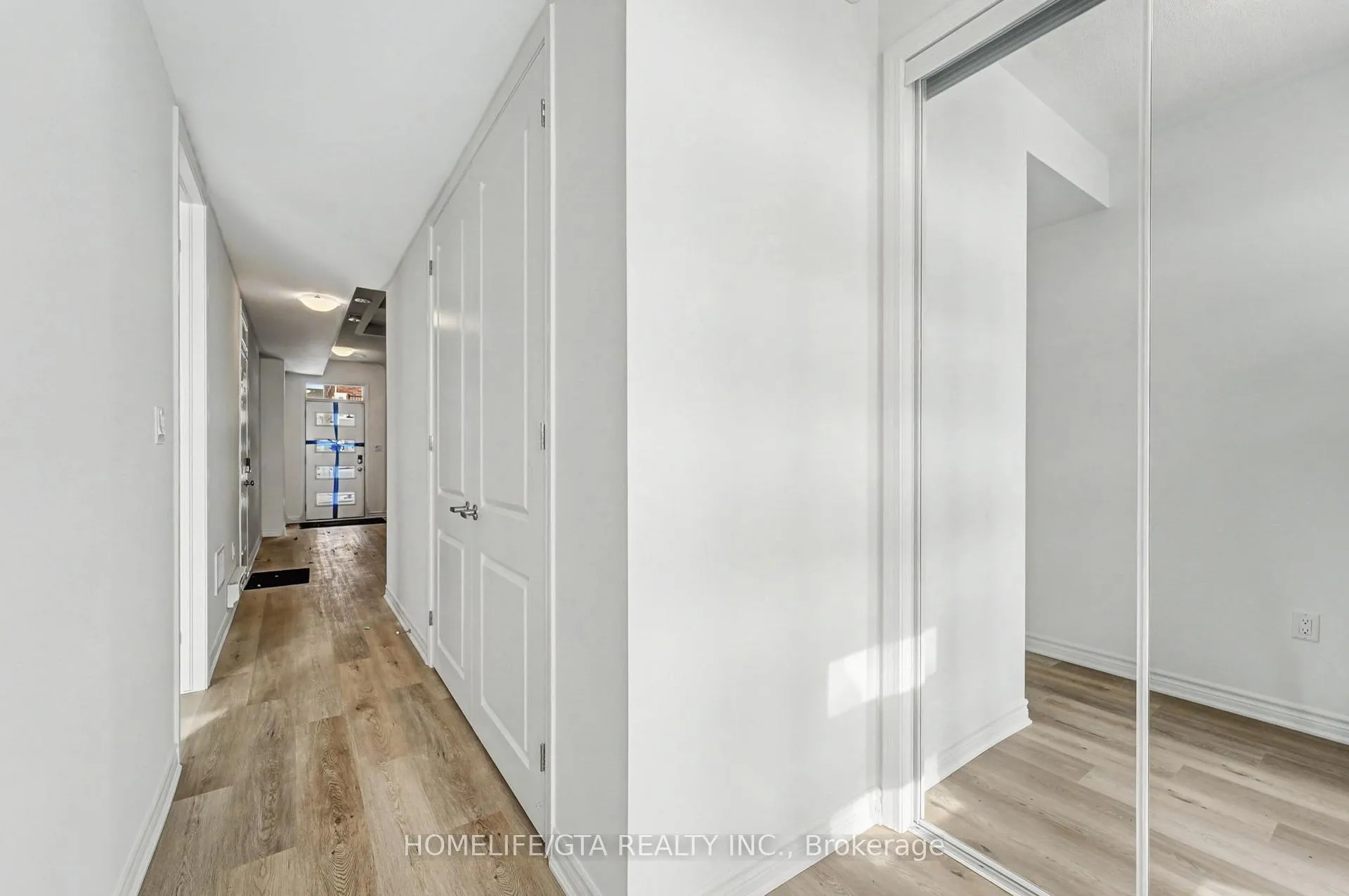 Photo 10 of 118 Pearen Lane, Barrie, Rural Barrie Southwest — HOMEH