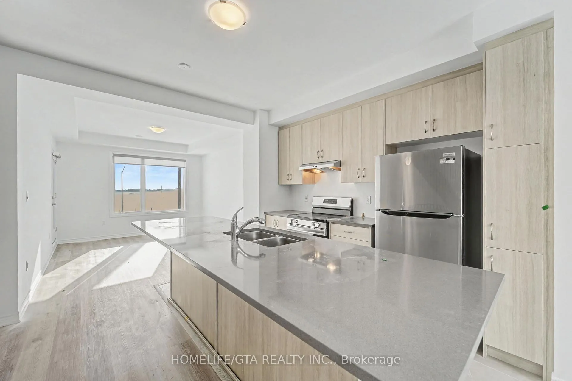 Photo 17 of 118 Pearen Lane, Barrie, Rural Barrie Southwest — HOMEH