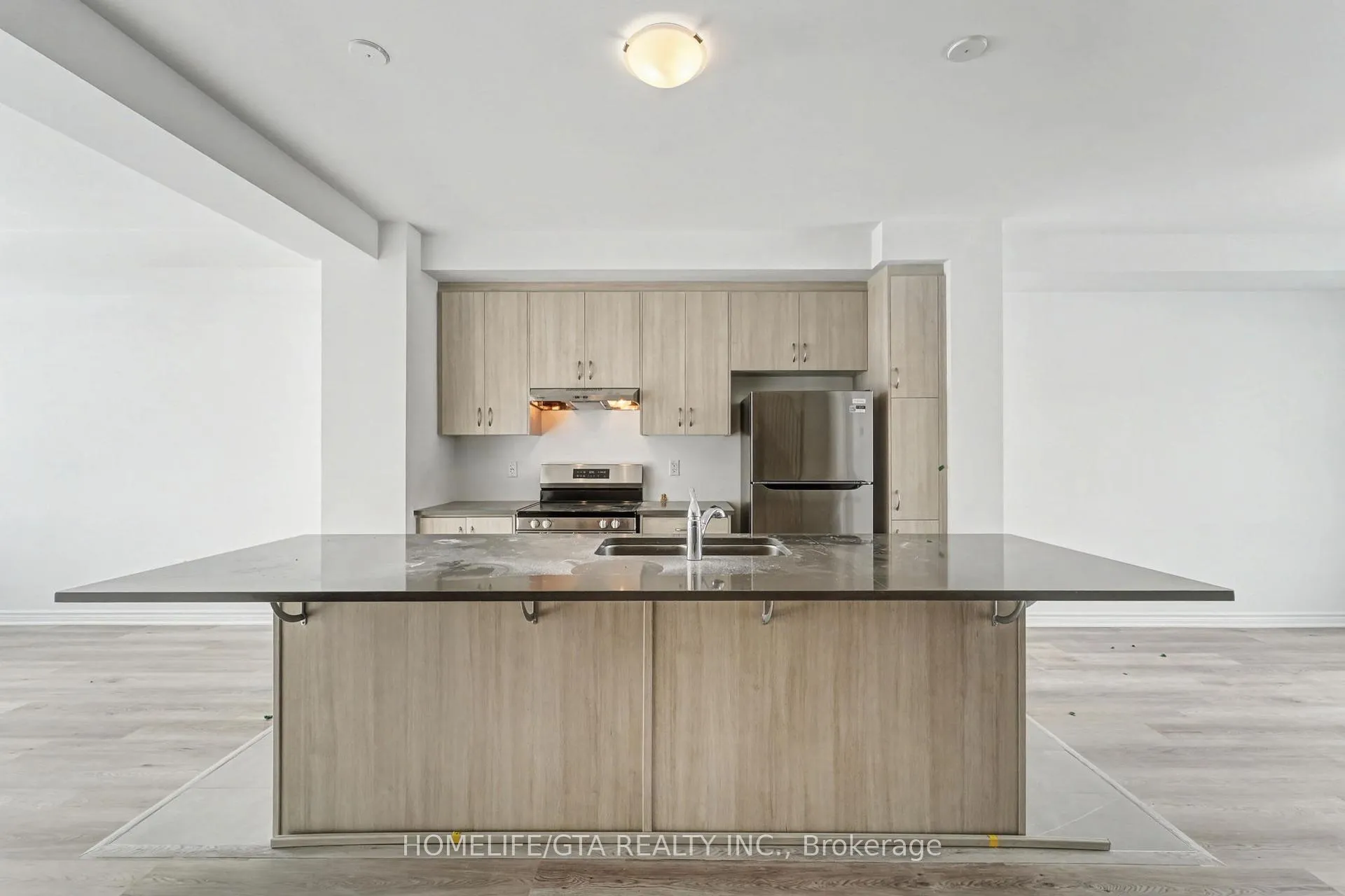 Photo 18 of 118 Pearen Lane, Barrie, Rural Barrie Southwest — HOMEH