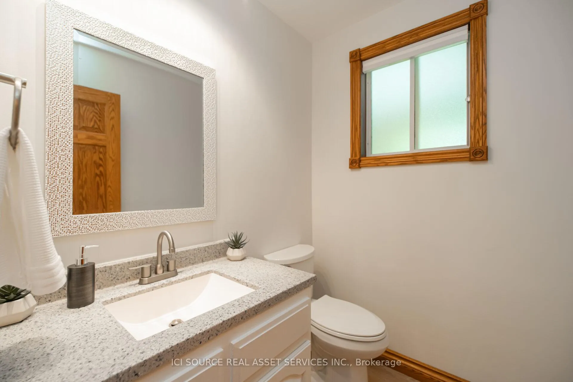 Photo 14 of 23 Willcox Street, Chatham-Kent, Chatham — HOMEH