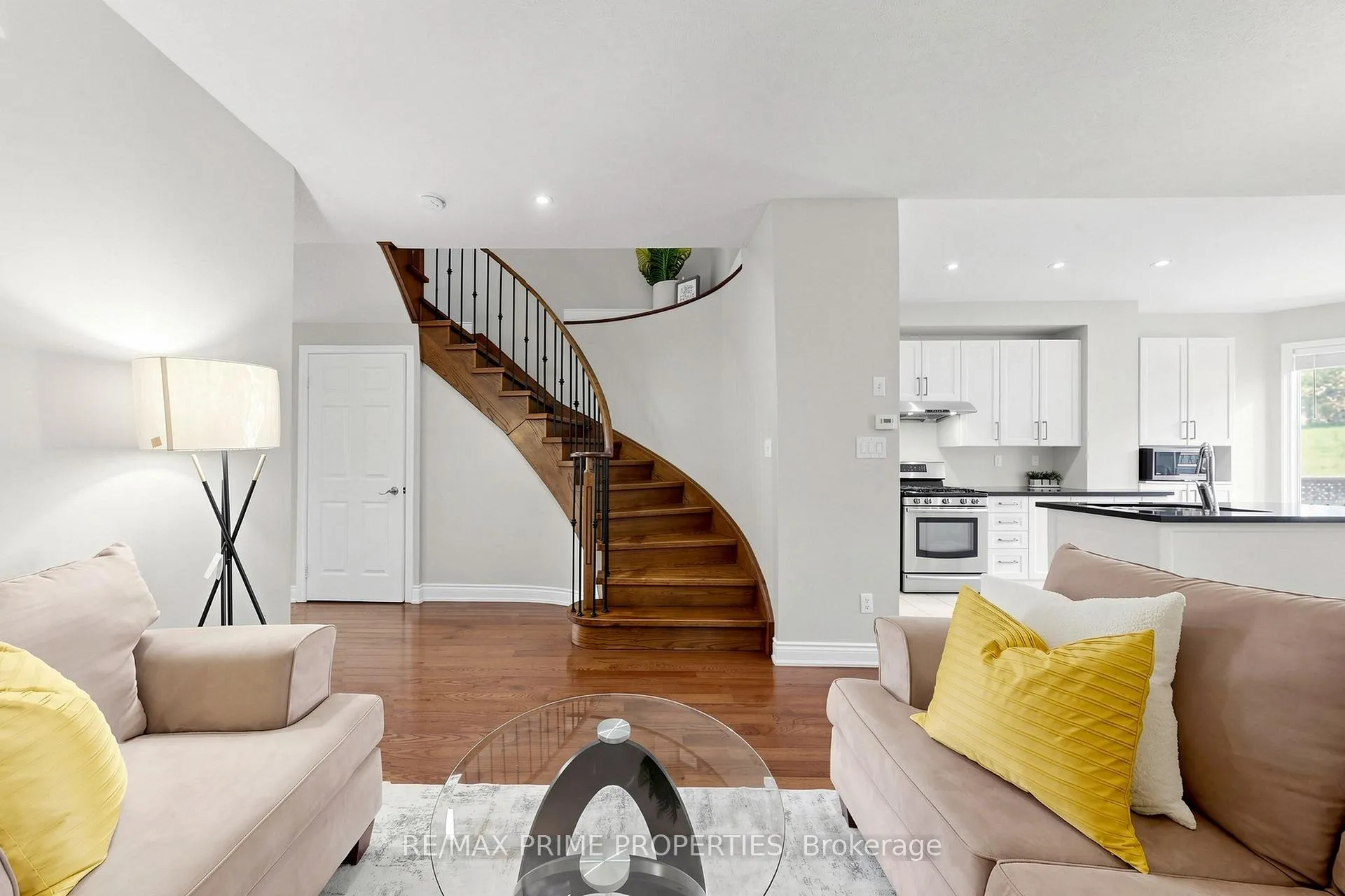 Photo 5 of 68 Harbourtown Crescent, Brampton, Madoc — HOMEH